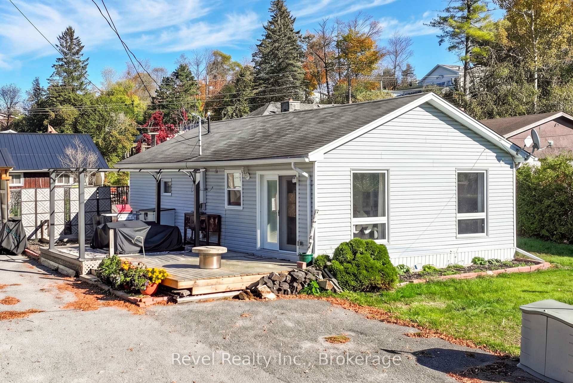 Photo 1 of 14 Third Street, Kawartha Lakes, Verulam — HOMEH