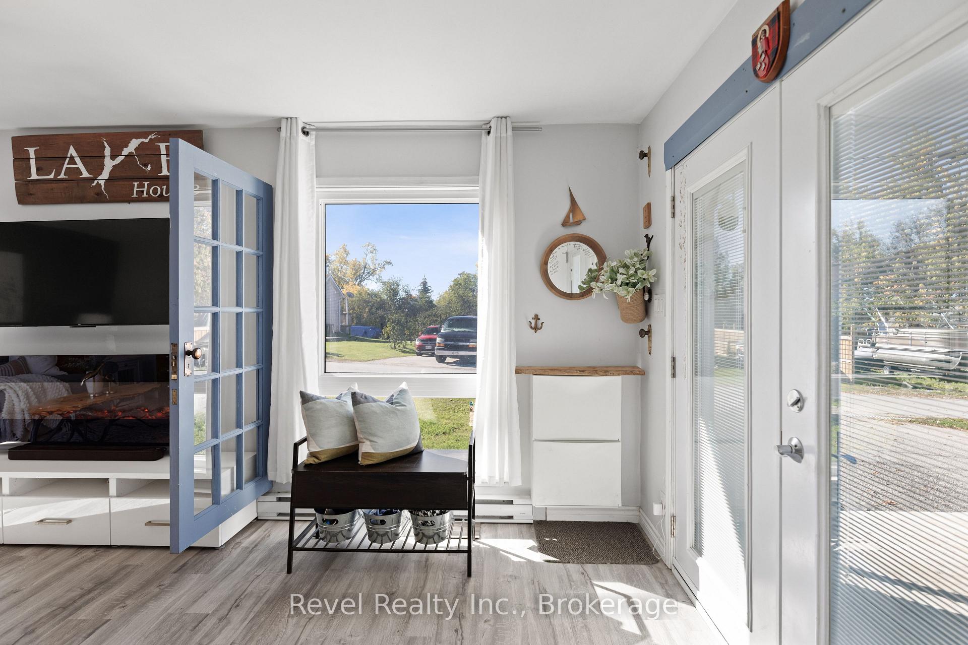 Photo 5 of 14 Third Street, Kawartha Lakes, Verulam — HOMEH