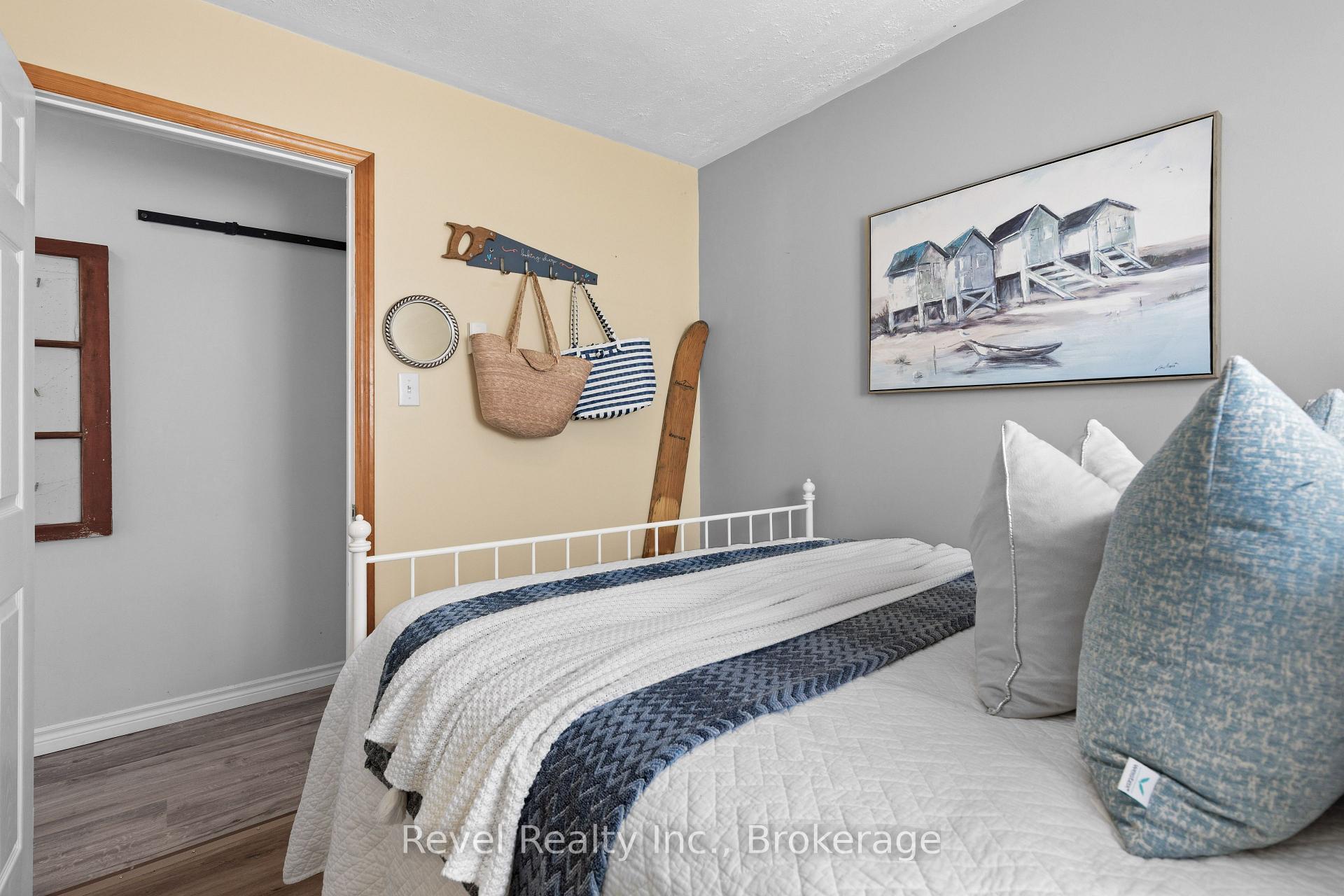 Photo 26 of 14 Third Street, Kawartha Lakes, Verulam — HOMEH
