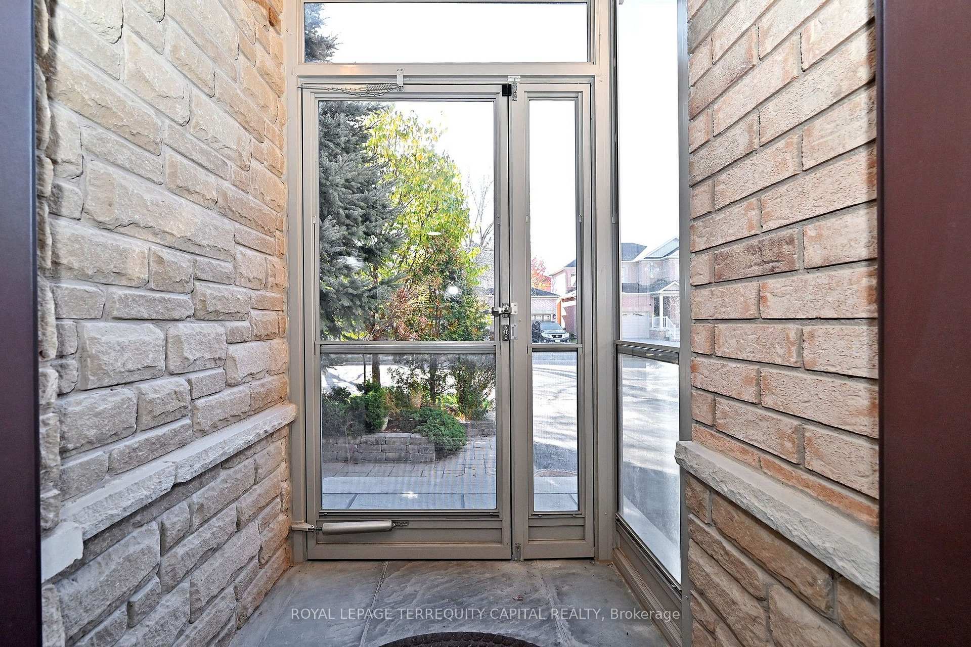 Photo 6 of 22 Pedersen Drive, Aurora, Bayview Wellington — HOMEH