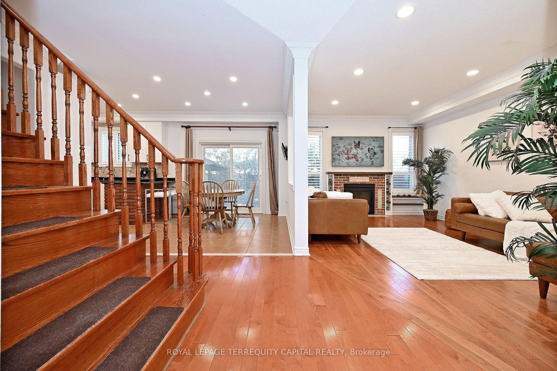 Photo 10 of 22 Pedersen Drive, Aurora, Bayview Wellington — HOMEH
