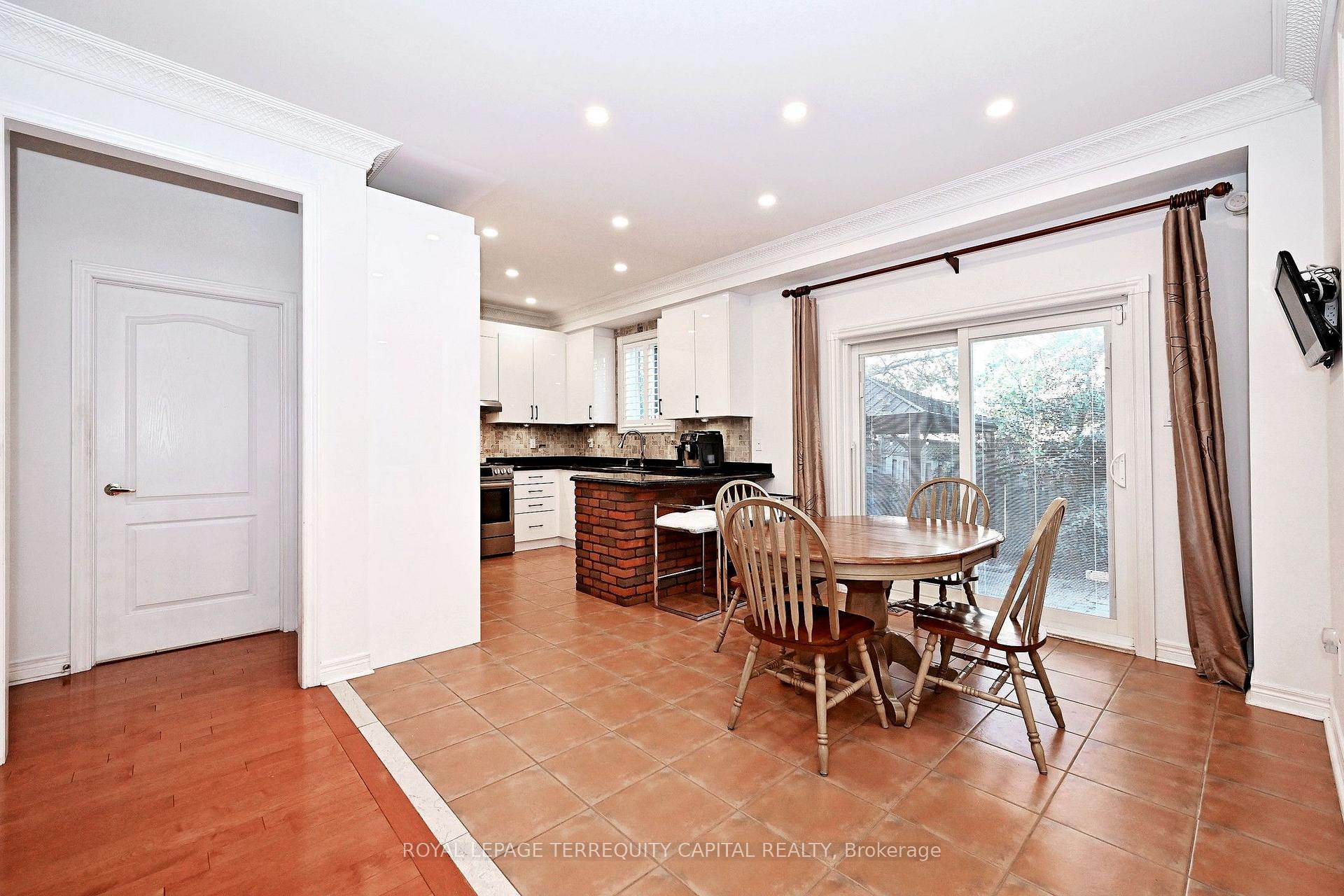 Photo 11 of 22 Pedersen Drive, Aurora, Bayview Wellington — HOMEH