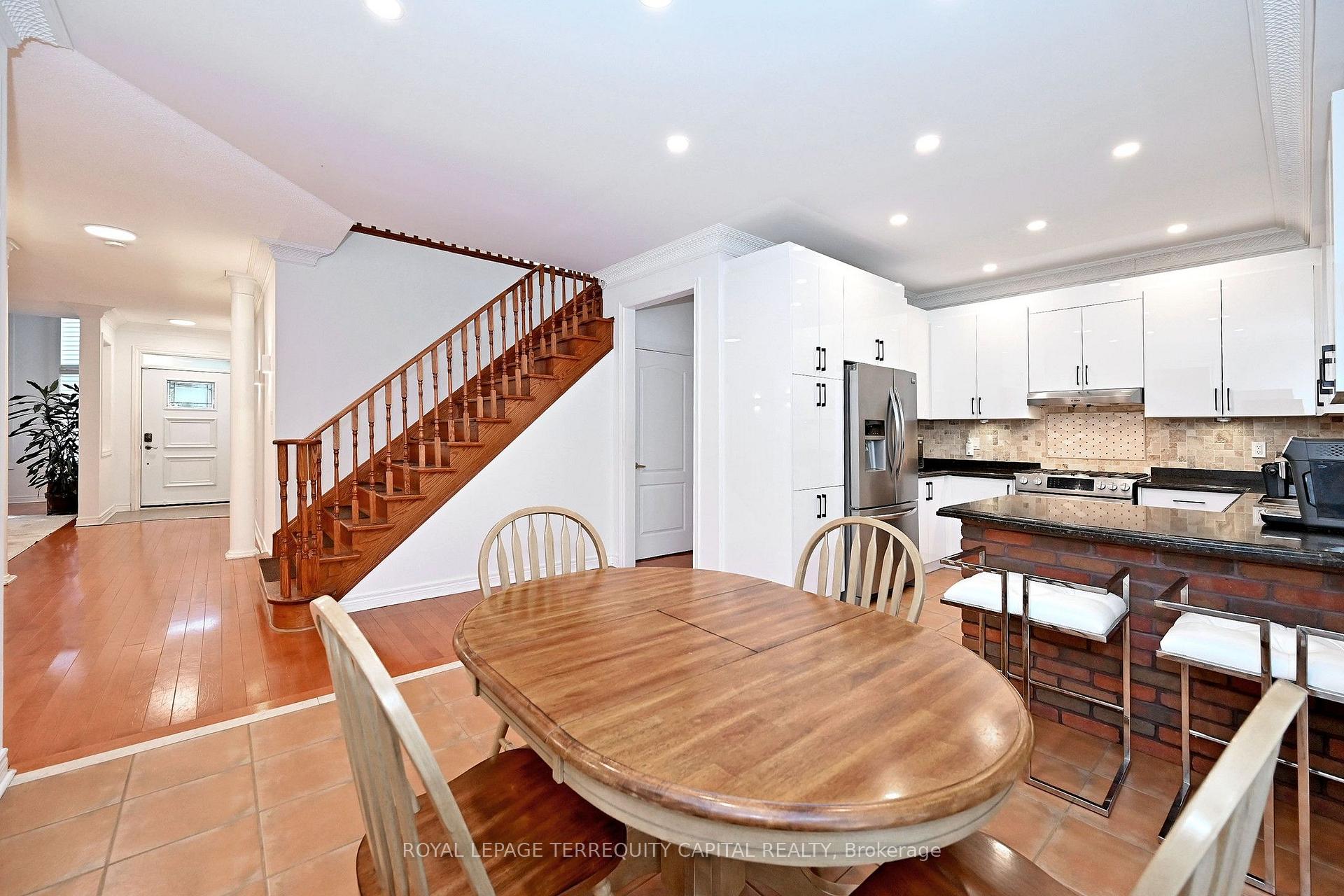 Photo 13 of 22 Pedersen Drive, Aurora, Bayview Wellington — HOMEH