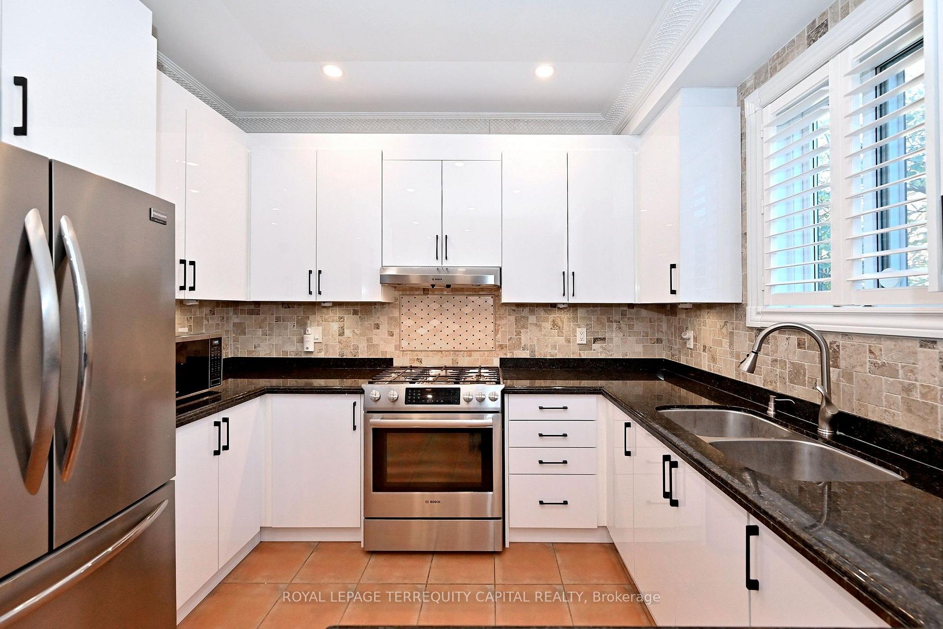 Photo 15 of 22 Pedersen Drive, Aurora, Bayview Wellington — HOMEH