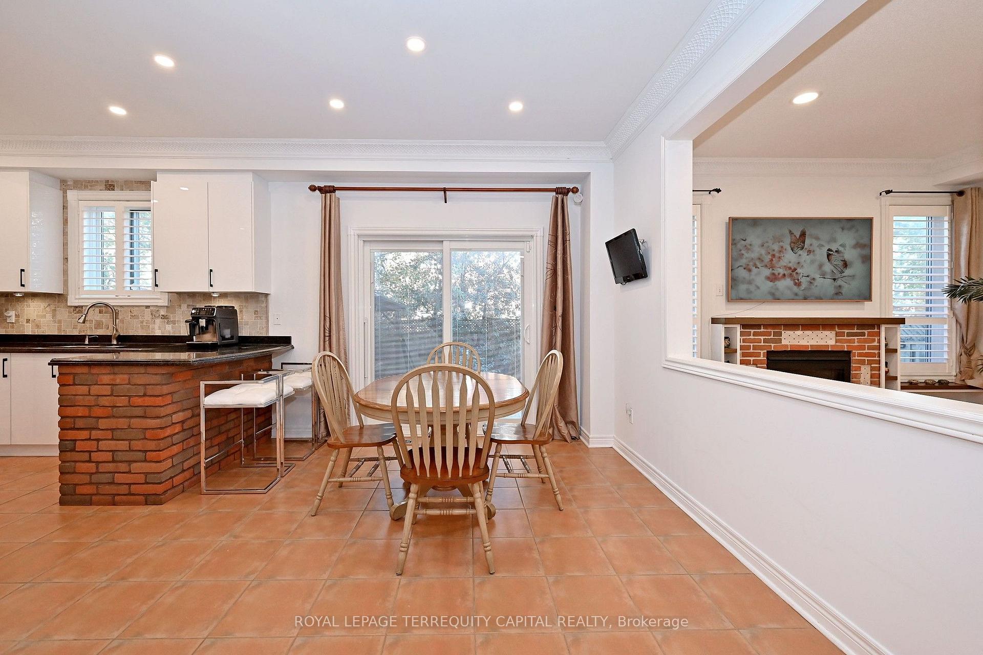 Photo 18 of 22 Pedersen Drive, Aurora, Bayview Wellington — HOMEH