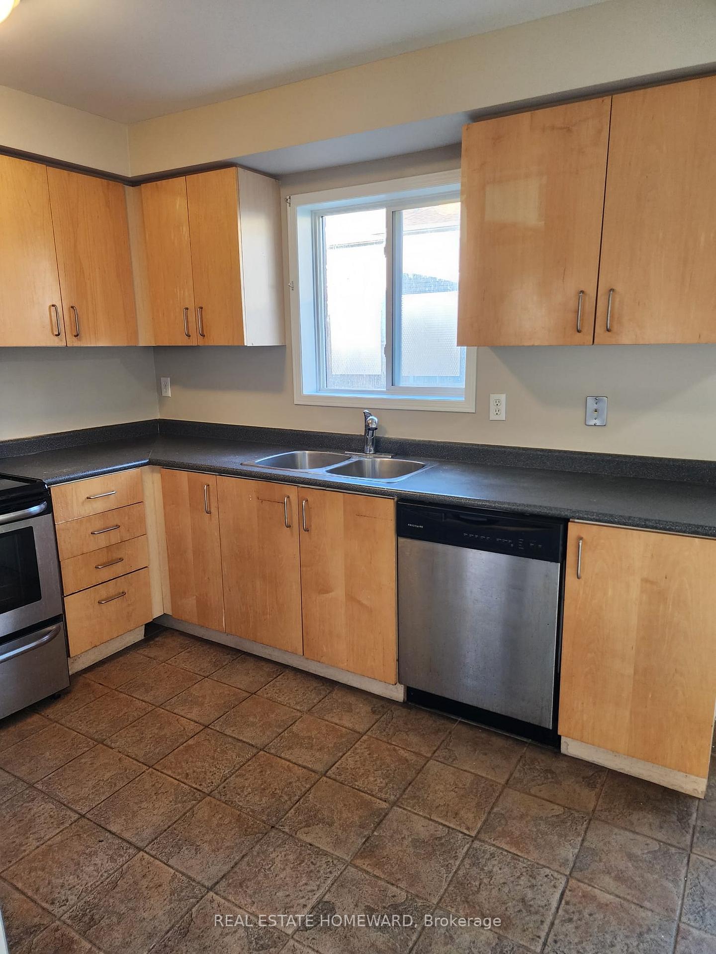 Photo 13 of 63 Millcliff Circle, Aurora, Aurora Grove — HOMEH