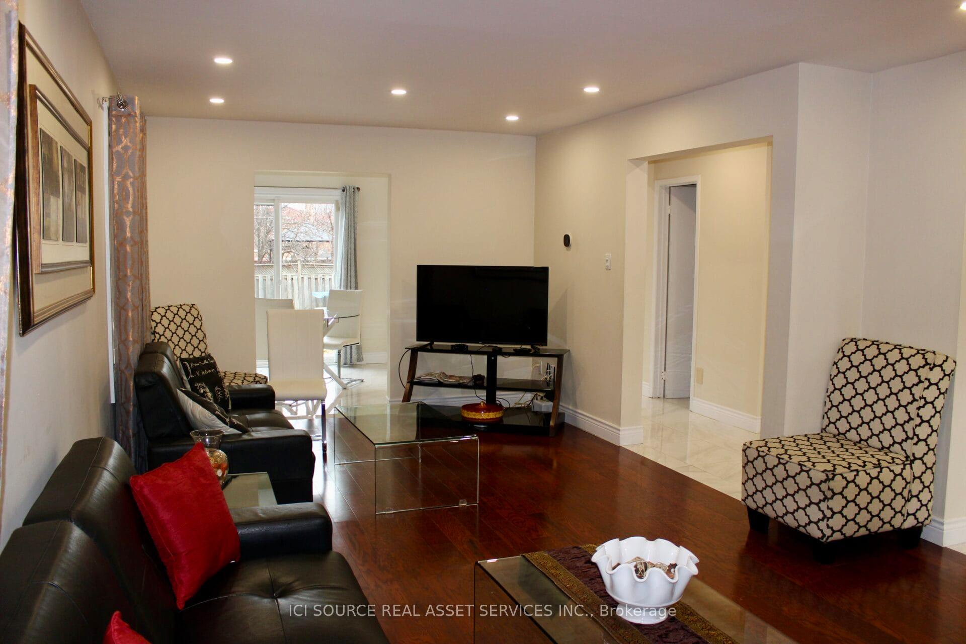 Photo 3 of Unit Upper, 5164 Palomar Crescent, Mississauga, Hurontario — HOMEH