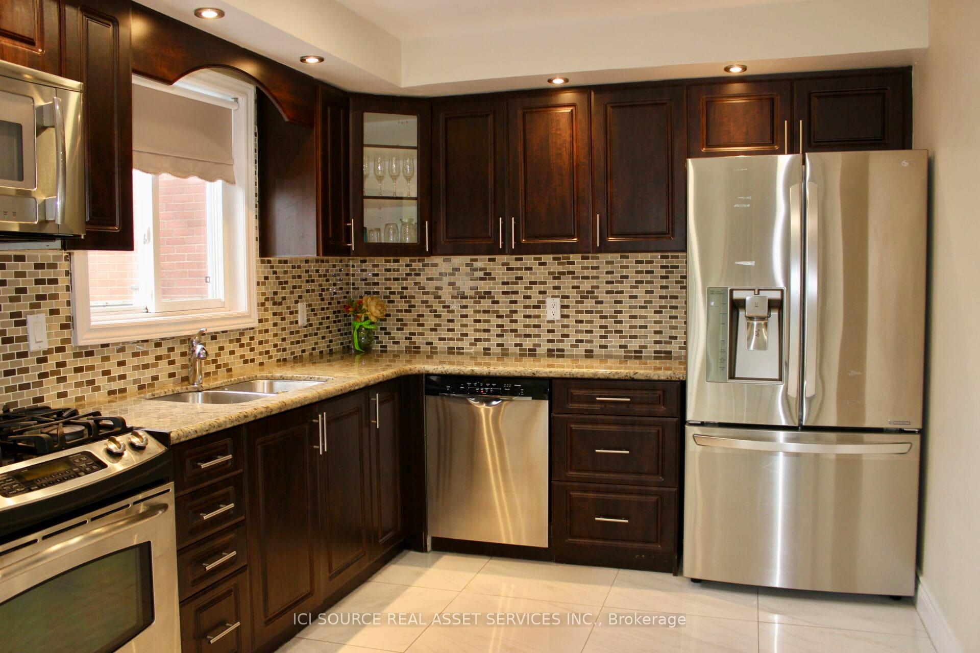 Photo 10 of Unit Upper, 5164 Palomar Crescent, Mississauga, Hurontario — HOMEH