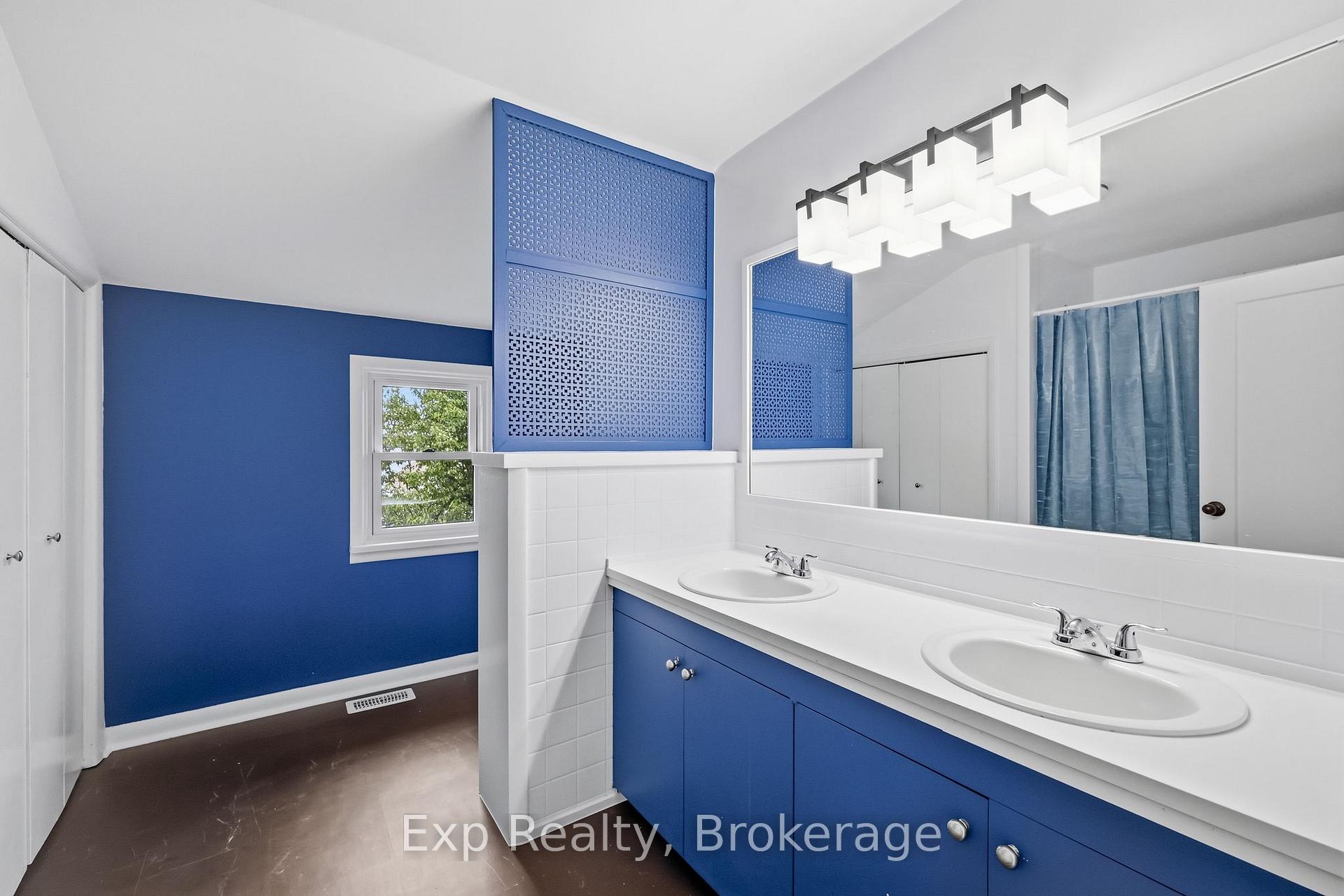 Photo 20 of 23 Ridley Street, Prince Edward County, Ameliasburg Ward — HOMEH