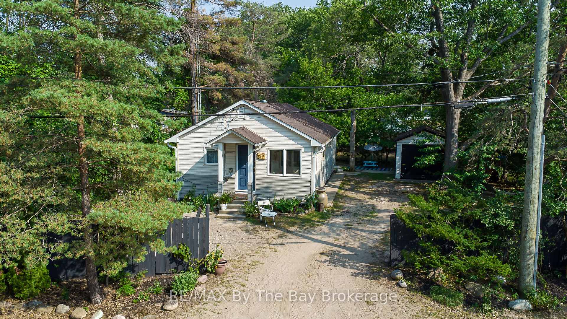 Photo 8 of 217 Dunkerron Avenue, Wasaga Beach — HOMEH
