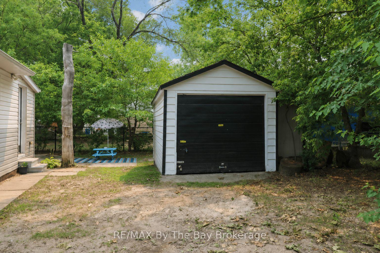 Photo 25 of 217 Dunkerron Avenue, Wasaga Beach — HOMEH