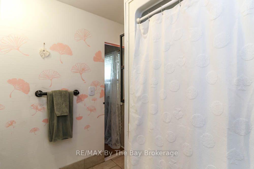 Photo 32 of 217 Dunkerron Avenue, Wasaga Beach — HOMEH