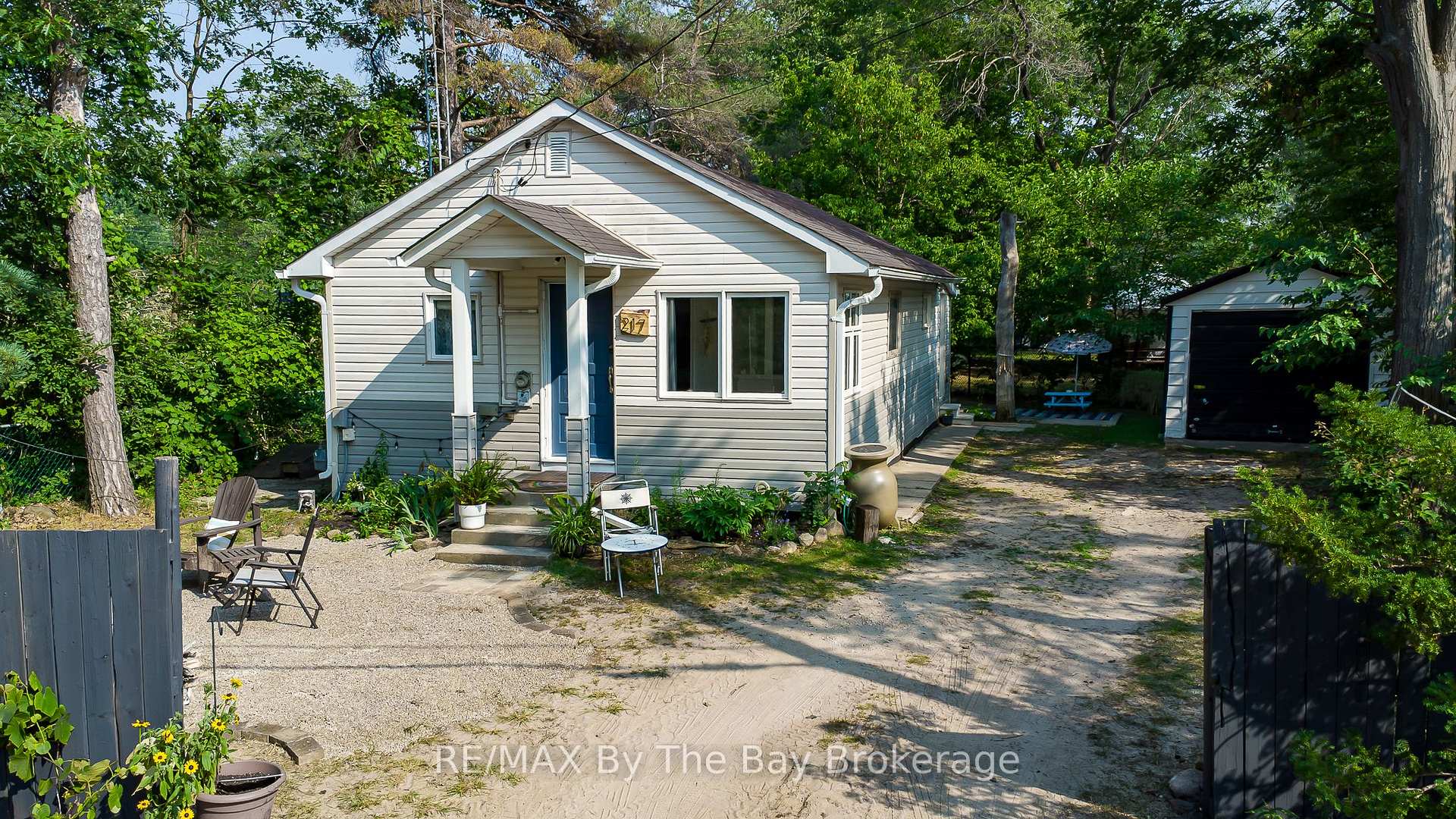 Photo 37 of 217 Dunkerron Avenue, Wasaga Beach — HOMEH