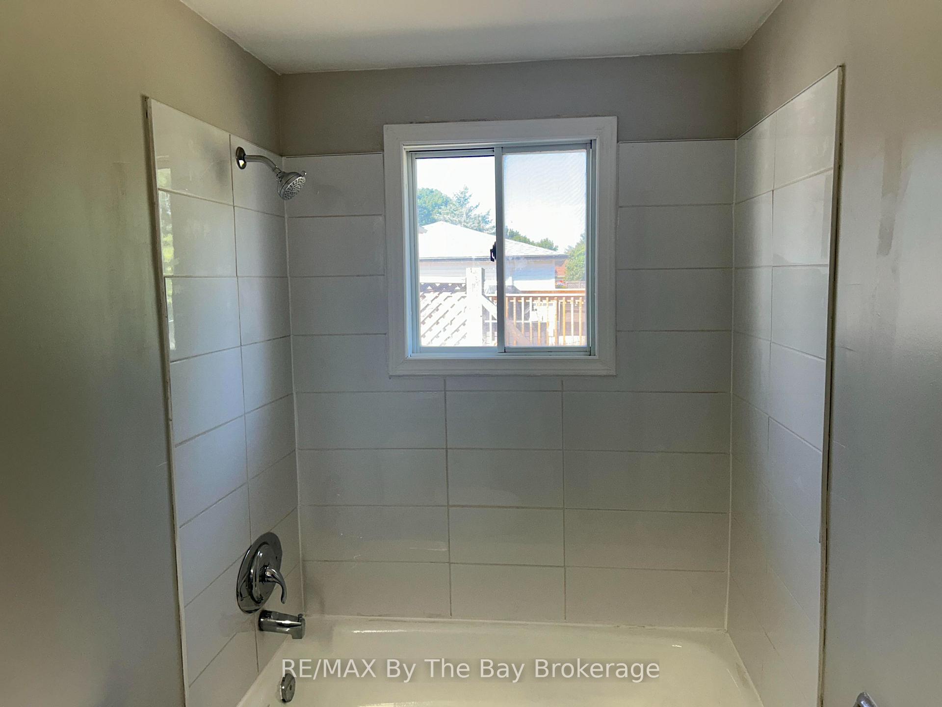Photo 4 of 326 Christine Drive, Midland — HOMEH