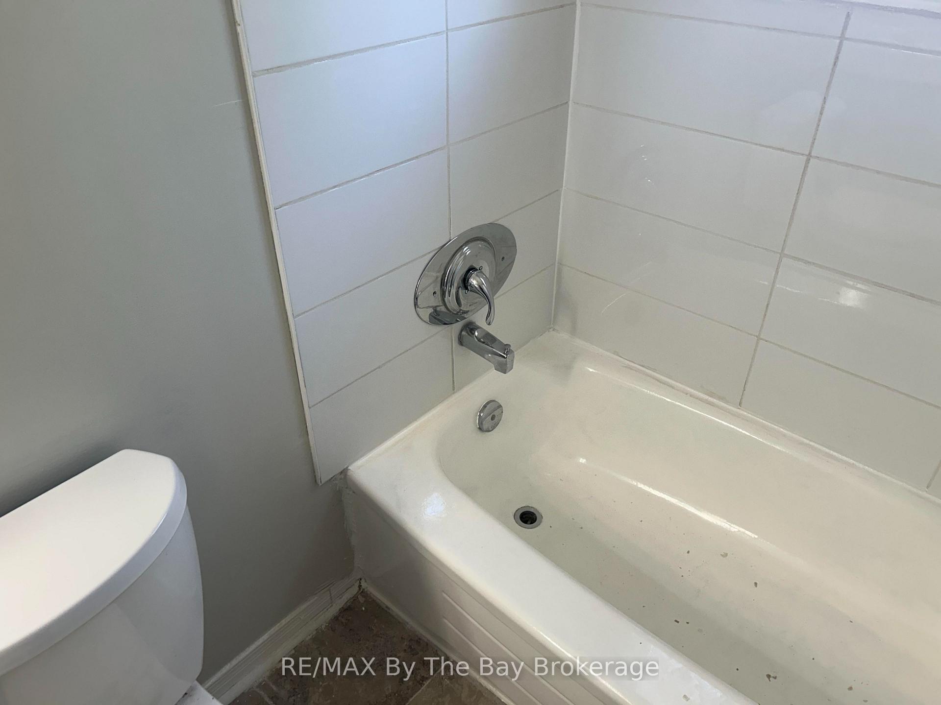 Photo 6 of 326 Christine Drive, Midland — HOMEH