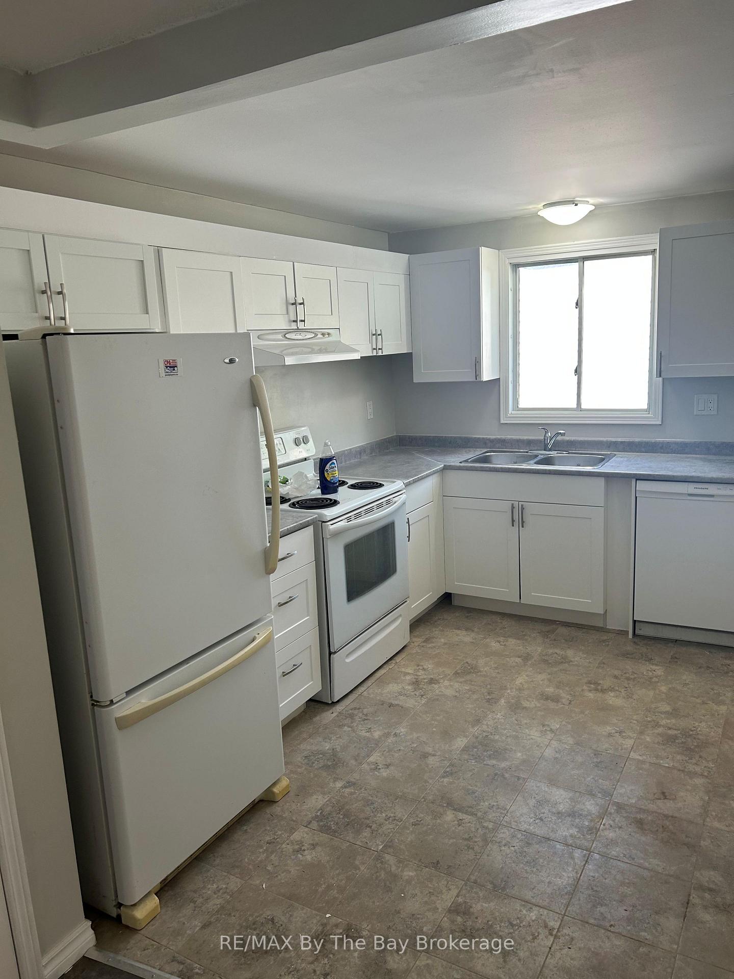 Photo 7 of 326 Christine Drive, Midland — HOMEH