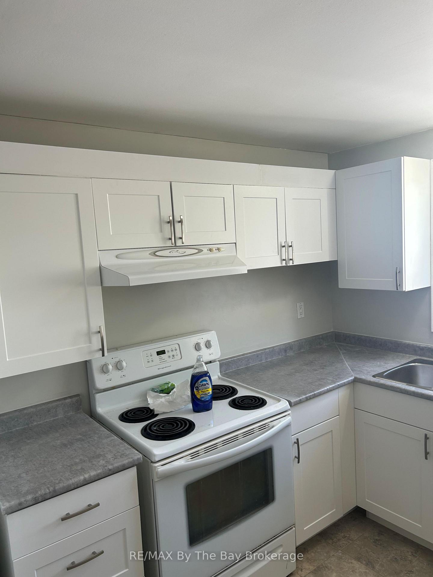 Photo 8 of 326 Christine Drive, Midland — HOMEH