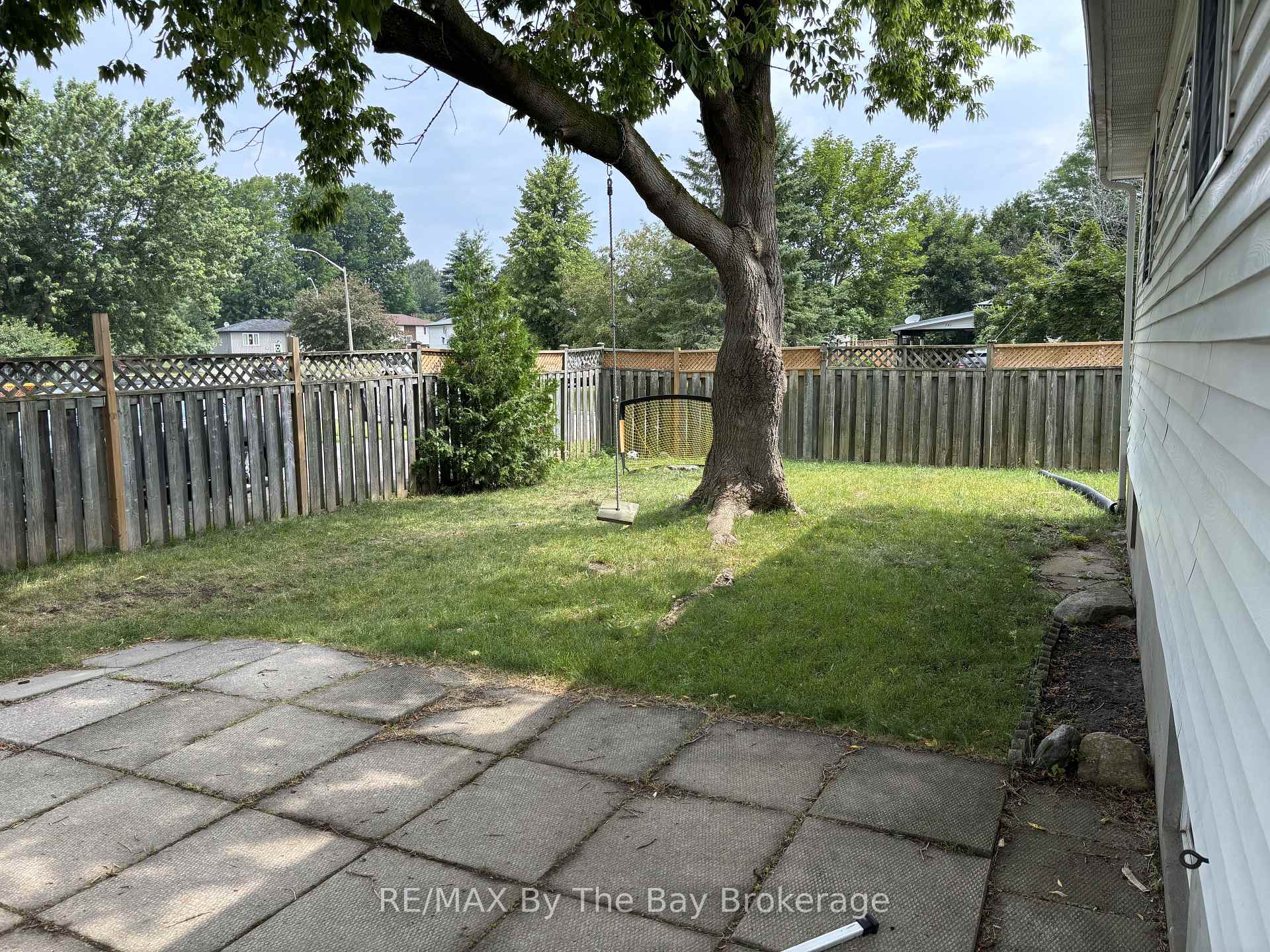 Photo 12 of 326 Christine Drive, Midland — HOMEH