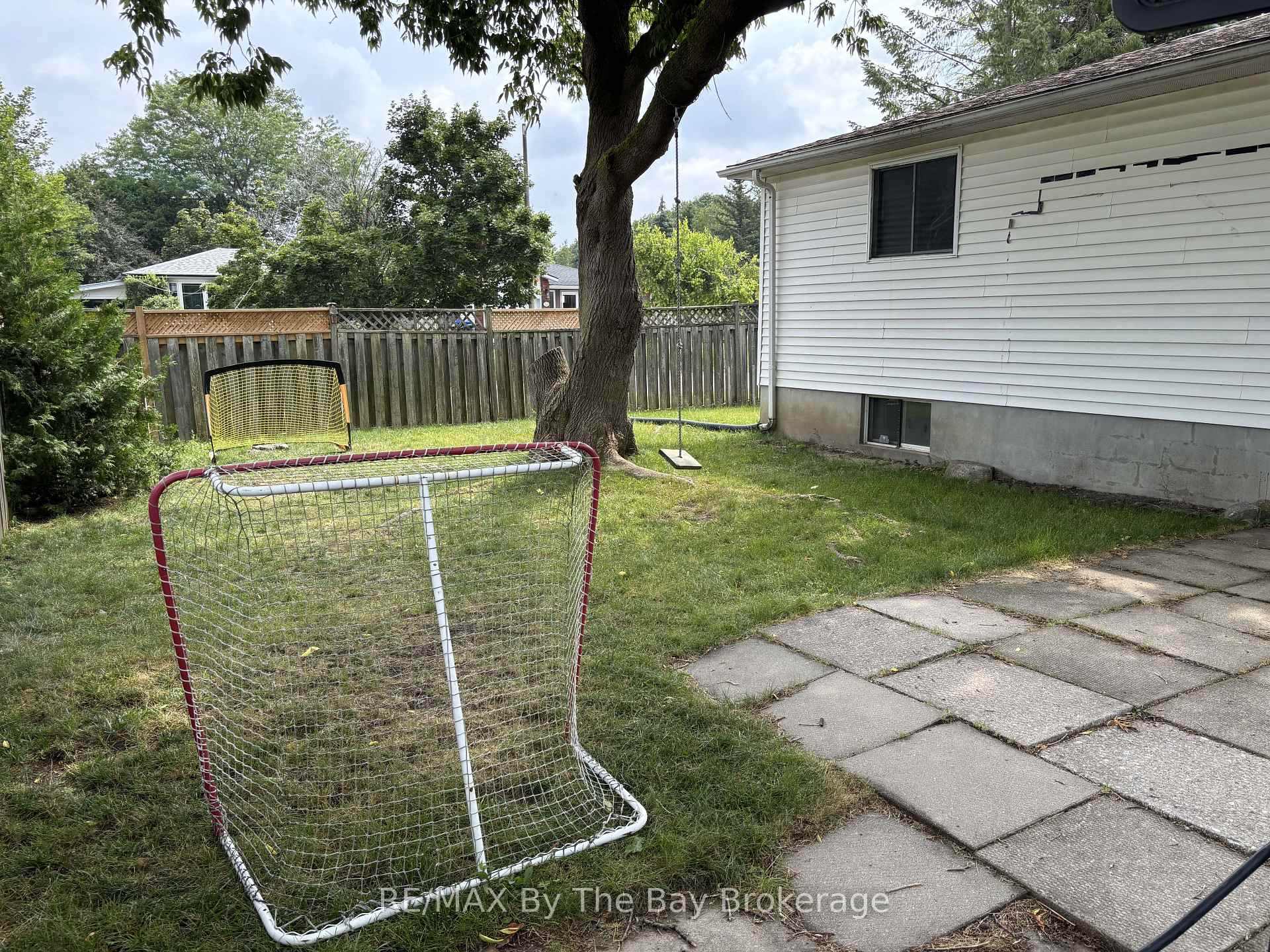 Photo 13 of 326 Christine Drive, Midland — HOMEH