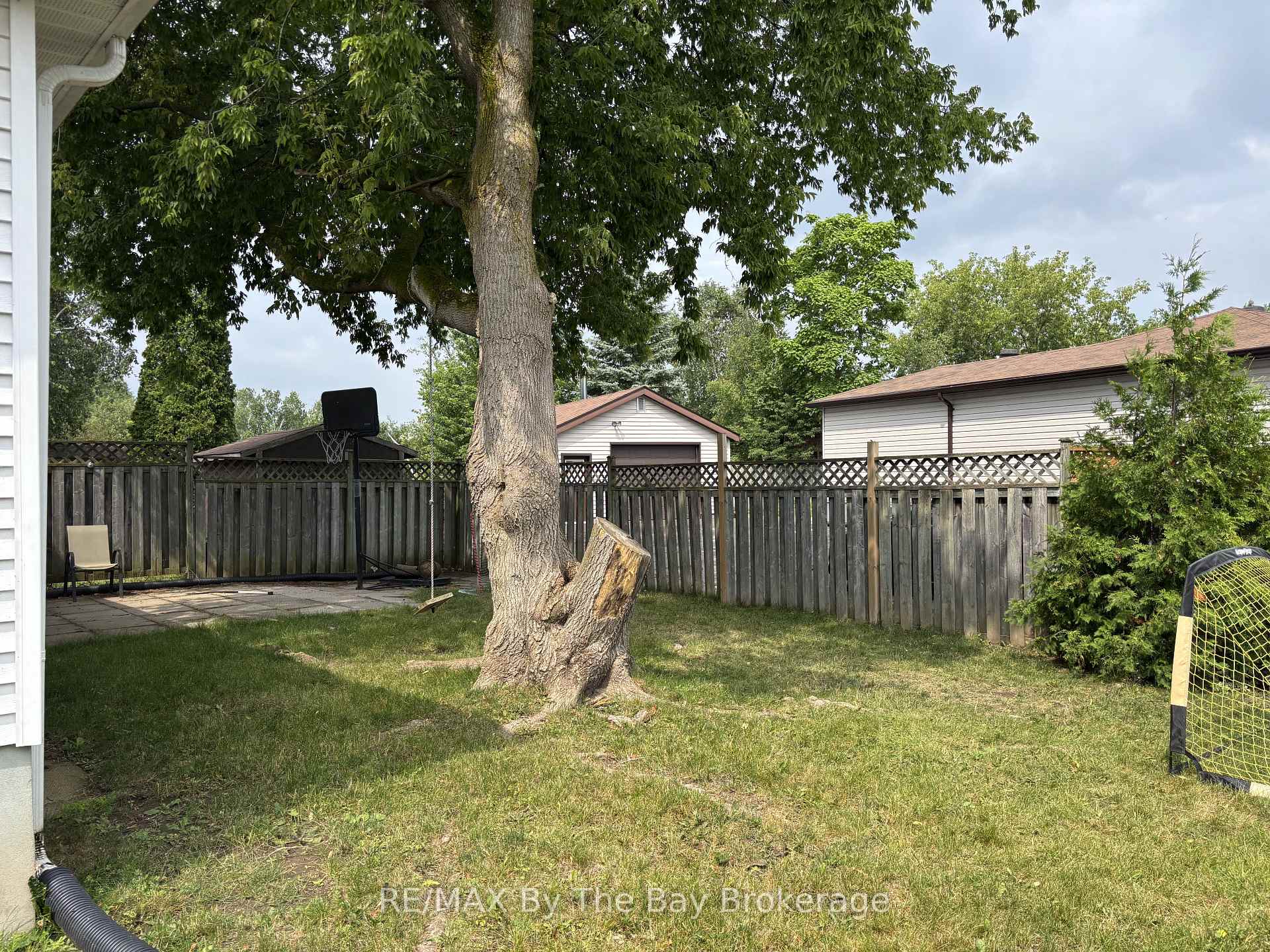 Photo 14 of 326 Christine Drive, Midland — HOMEH