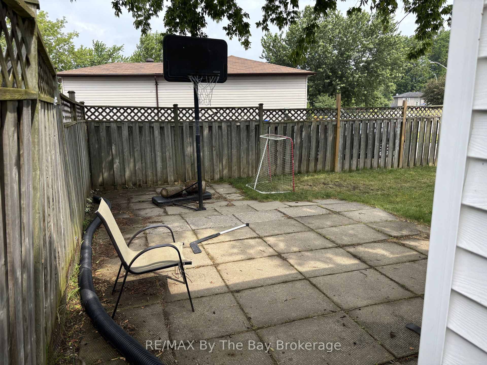 Photo 15 of 326 Christine Drive, Midland — HOMEH