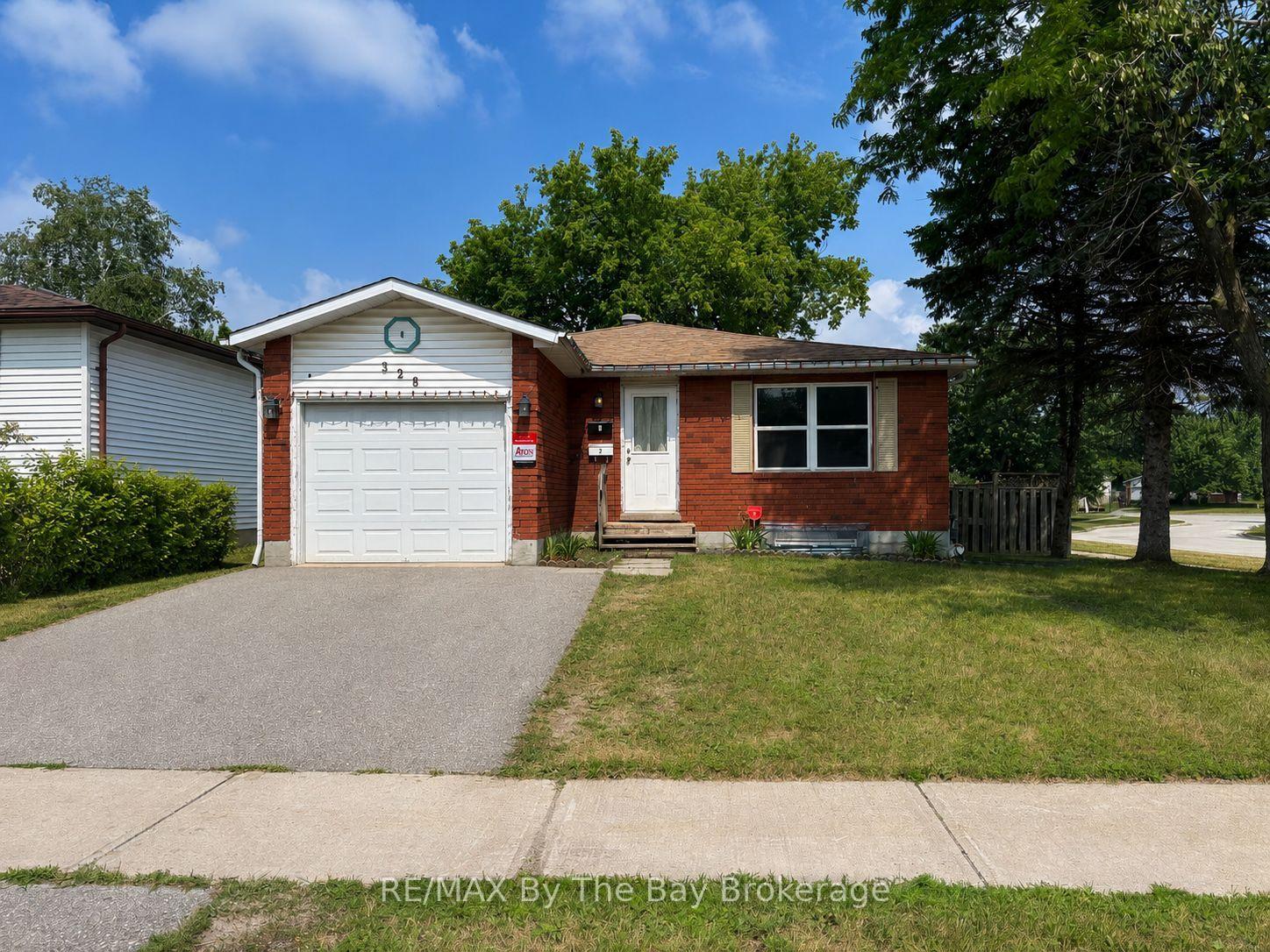 Photo 16 of 326 Christine Drive, Midland — HOMEH