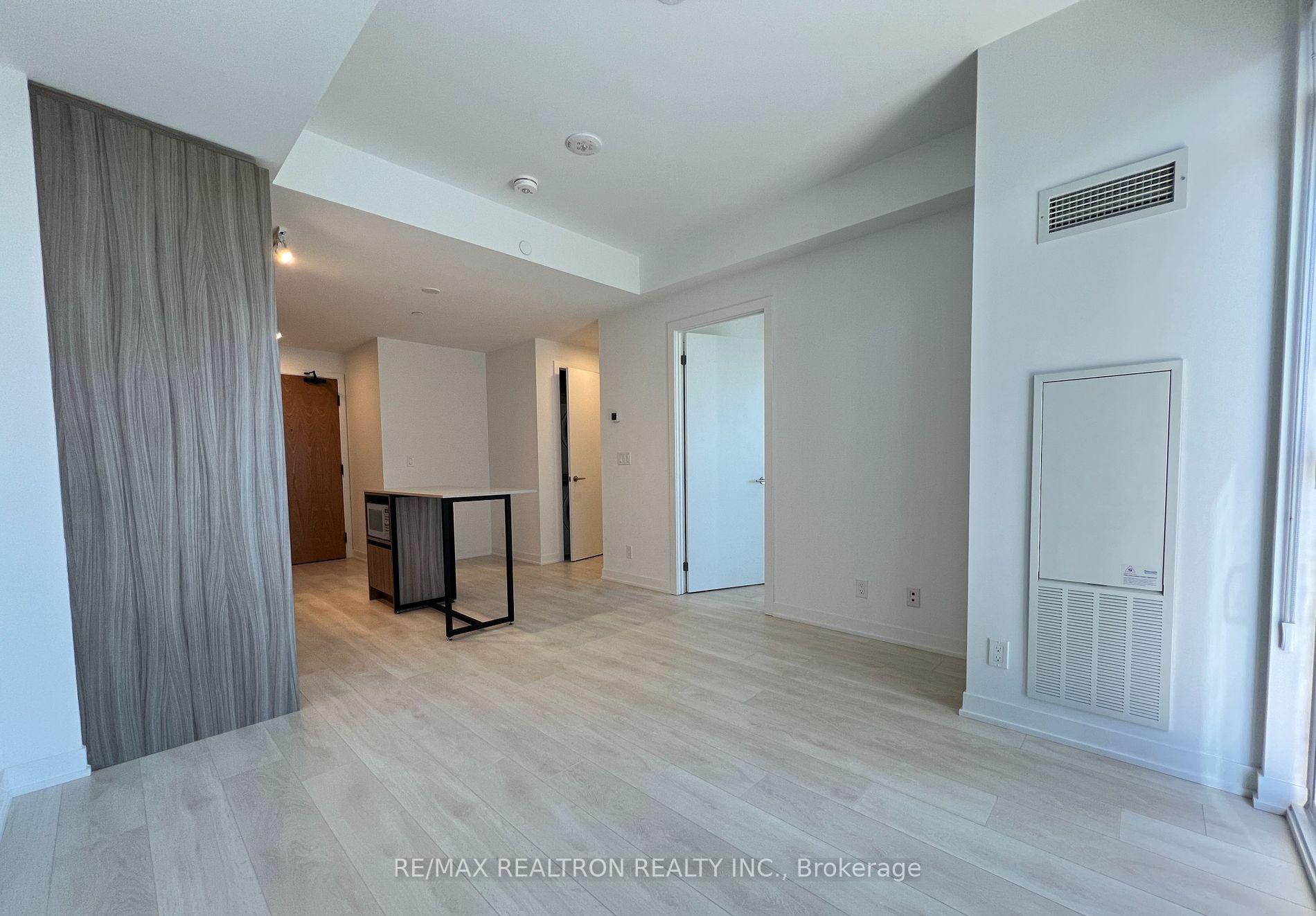 Photo 3 of Unit B-0910, 7950 Bathurst Street, Vaughan, Beverley Glen — HOMEH