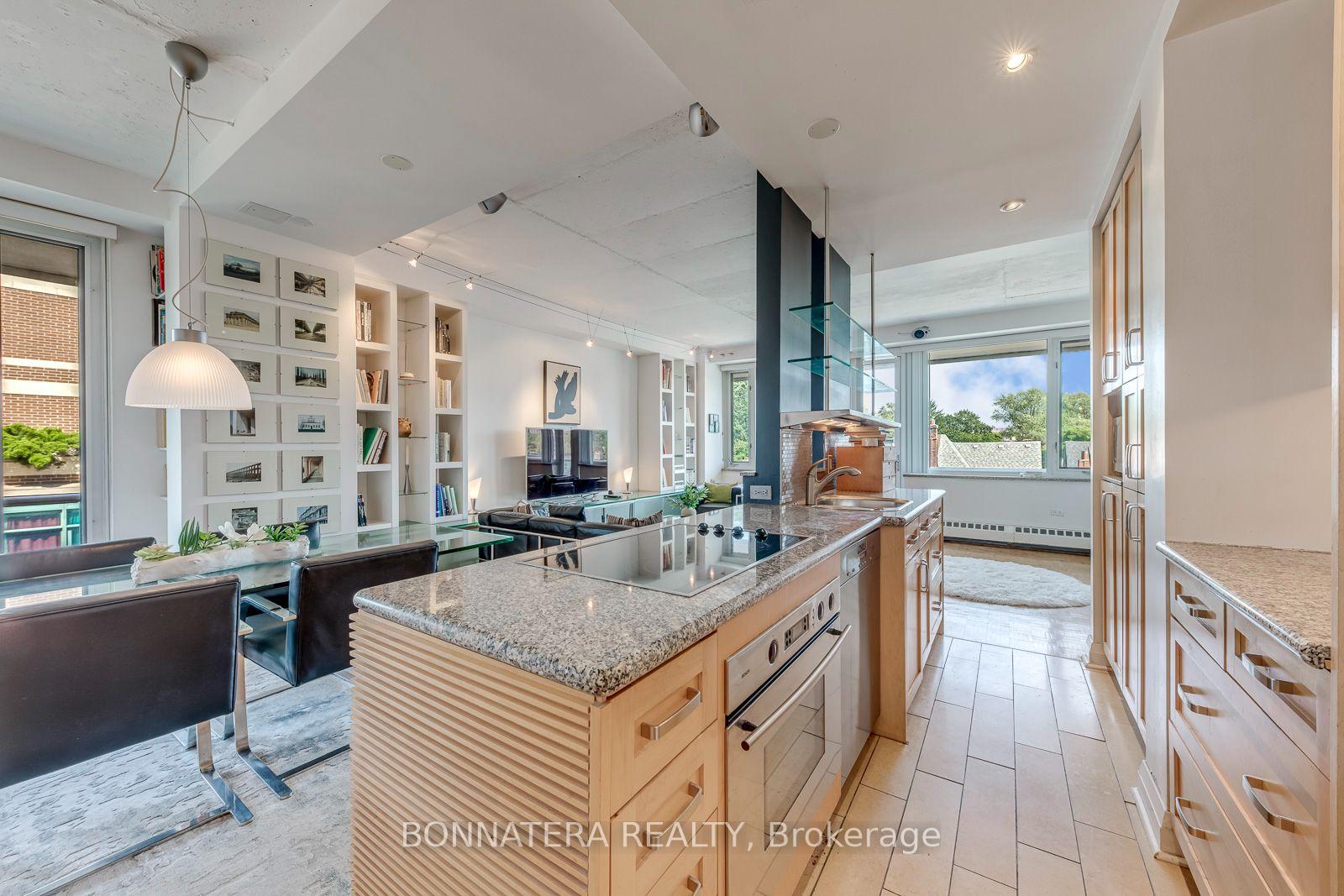 Photo 4 of Unit 402, 74 Spadina Road, Toronto, The Annex — HOMEH