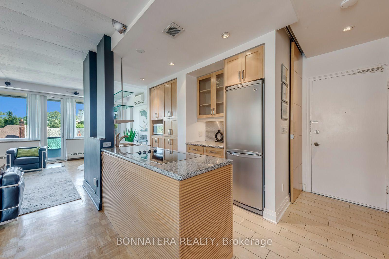 Photo 5 of Unit 402, 74 Spadina Road, Toronto, The Annex — HOMEH