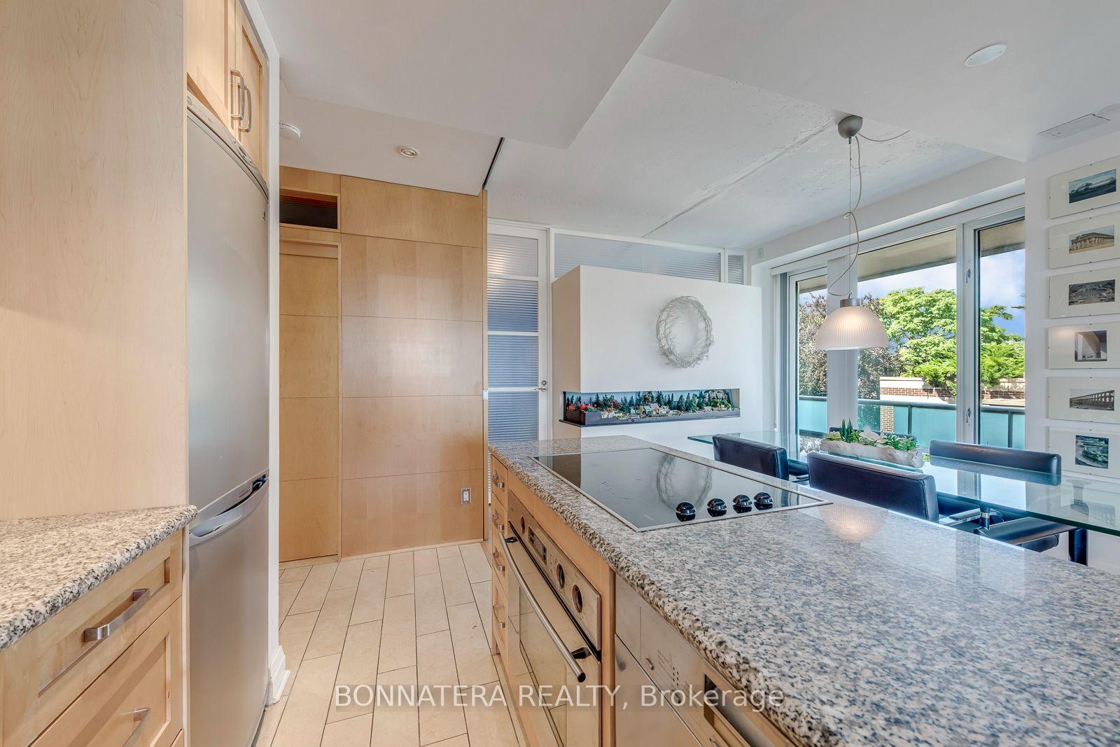 Photo 6 of Unit 402, 74 Spadina Road, Toronto, The Annex — HOMEH