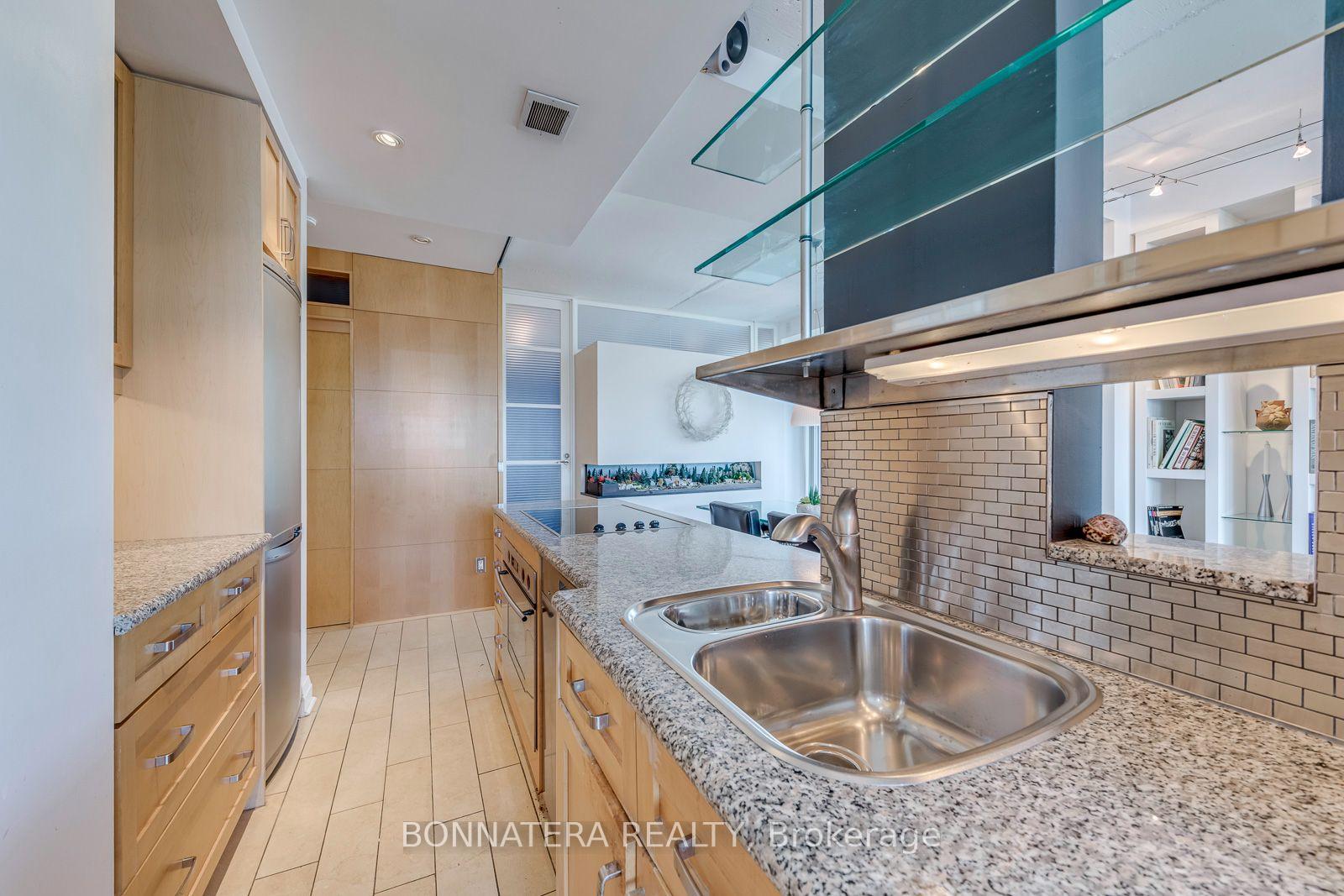 Photo 7 of Unit 402, 74 Spadina Road, Toronto, The Annex — HOMEH