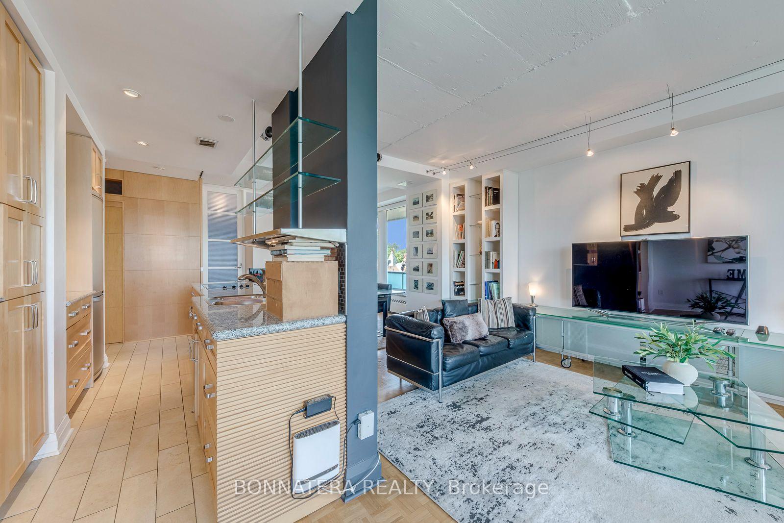 Photo 9 of Unit 402, 74 Spadina Road, Toronto, The Annex — HOMEH