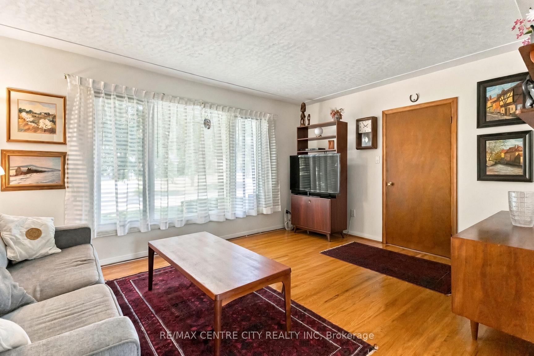 Photo 5 of 66 Eldorado Avenue, London, East O — HOMEH