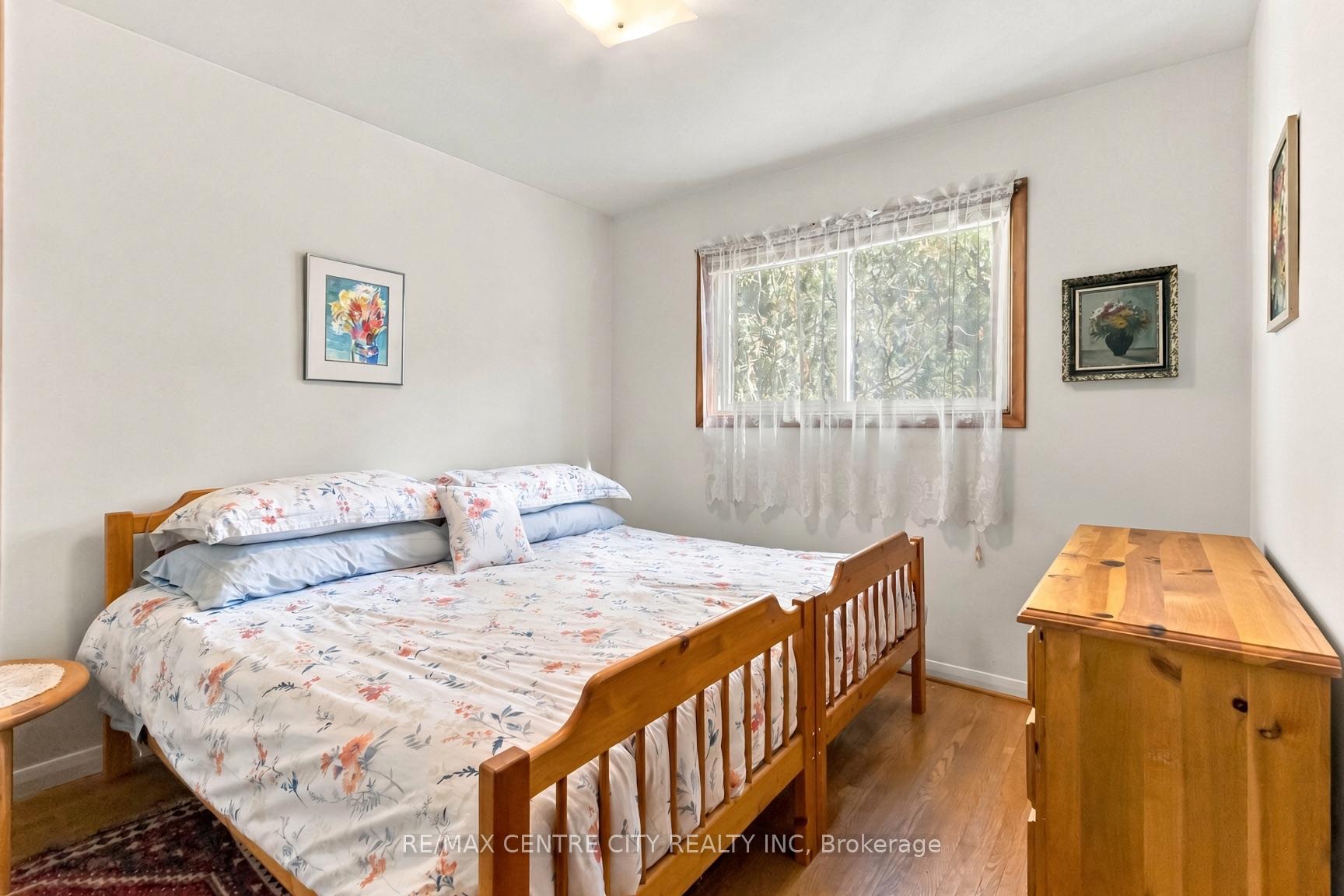 Photo 12 of 66 Eldorado Avenue, London, East O — HOMEH