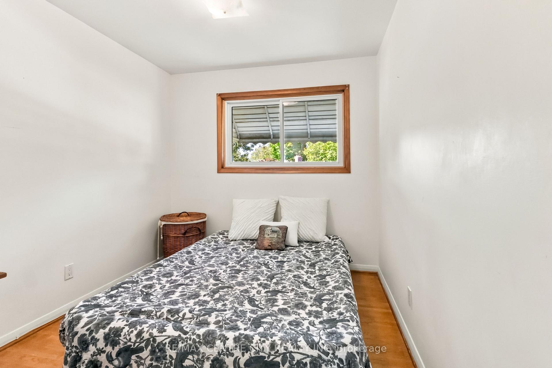 Photo 13 of 66 Eldorado Avenue, London, East O — HOMEH
