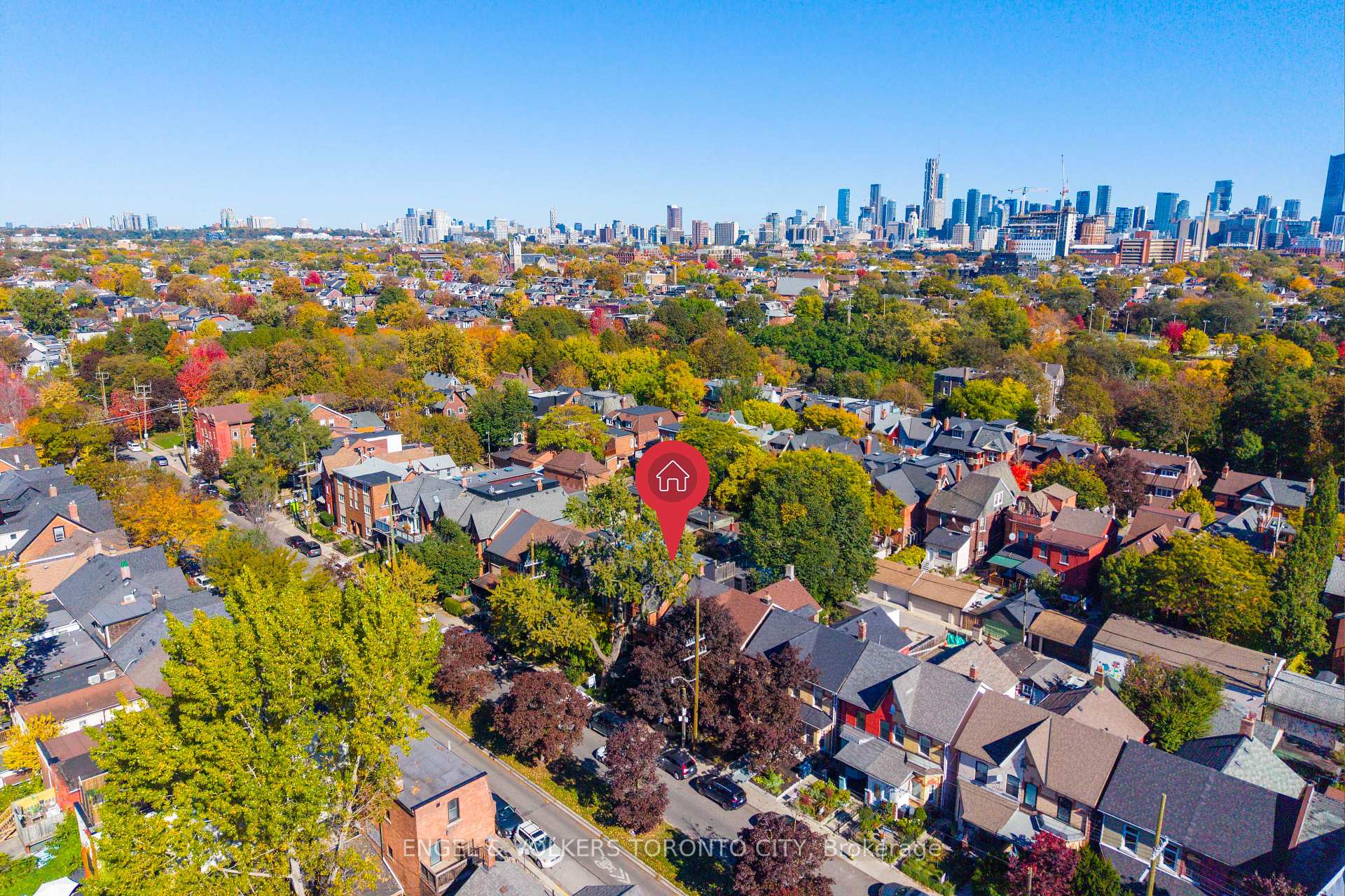Photo 2 of 217 Shaw Street, Toronto, Trinity-Bellwoods — HOMEH