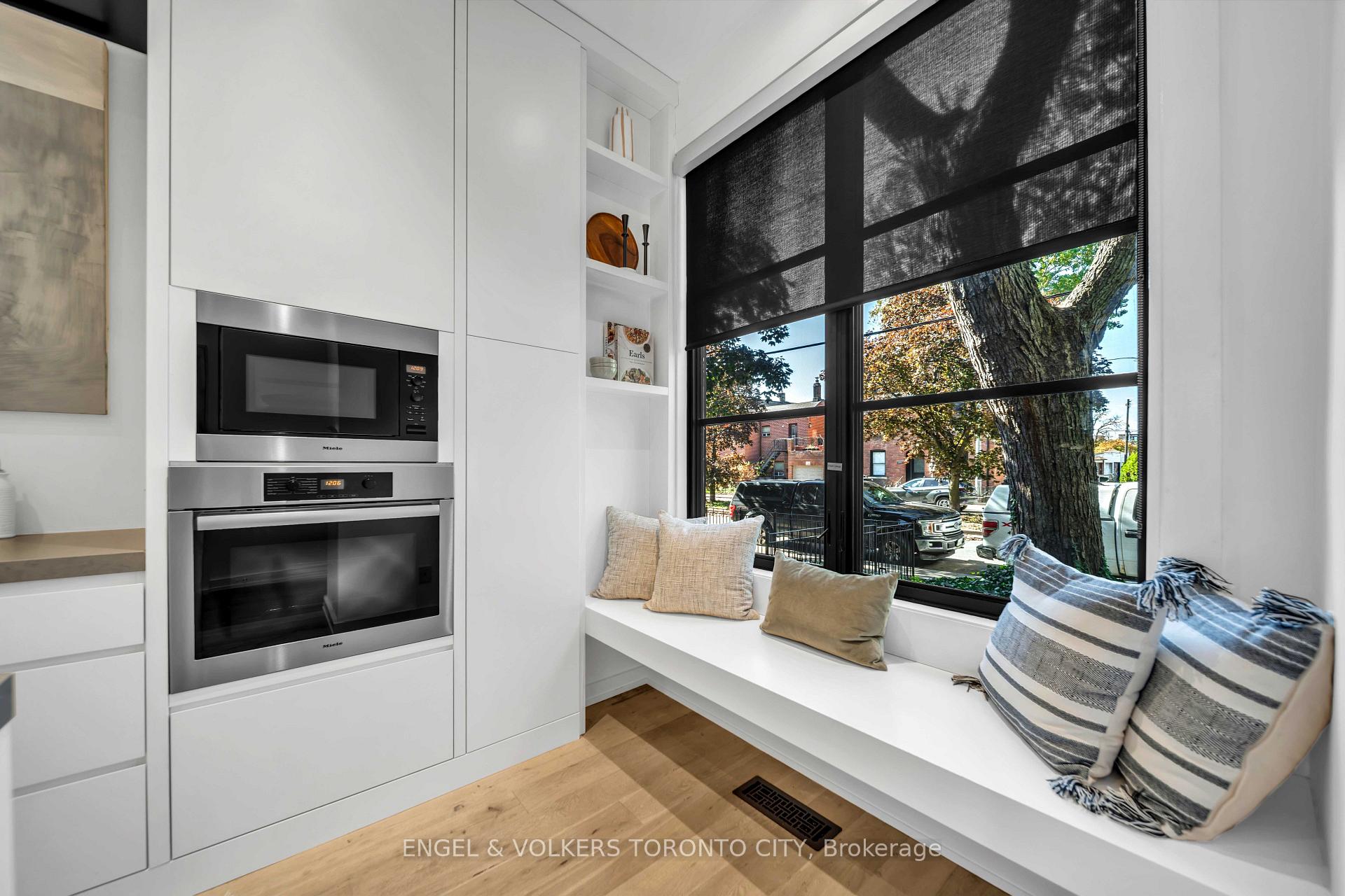 Photo 5 of 217 Shaw Street, Toronto, Trinity-Bellwoods — HOMEH