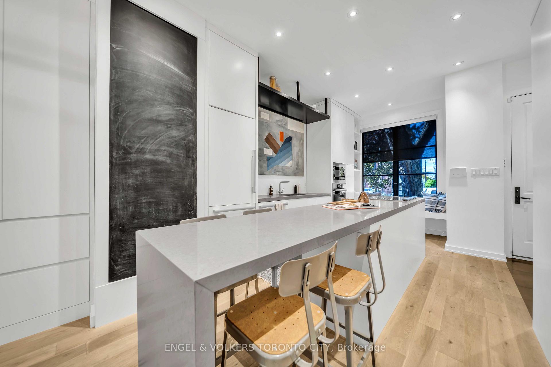 Photo 6 of 217 Shaw Street, Toronto, Trinity-Bellwoods — HOMEH