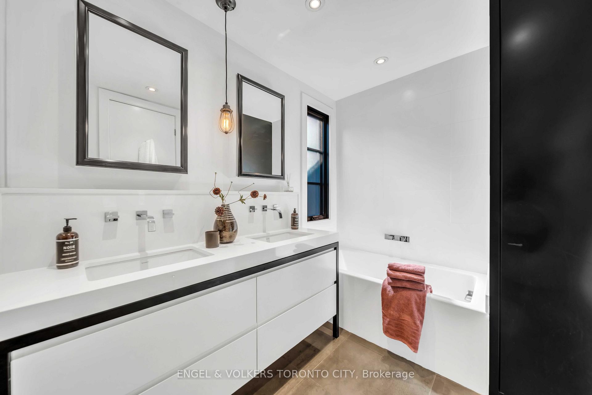 Photo 17 of 217 Shaw Street, Toronto, Trinity-Bellwoods — HOMEH