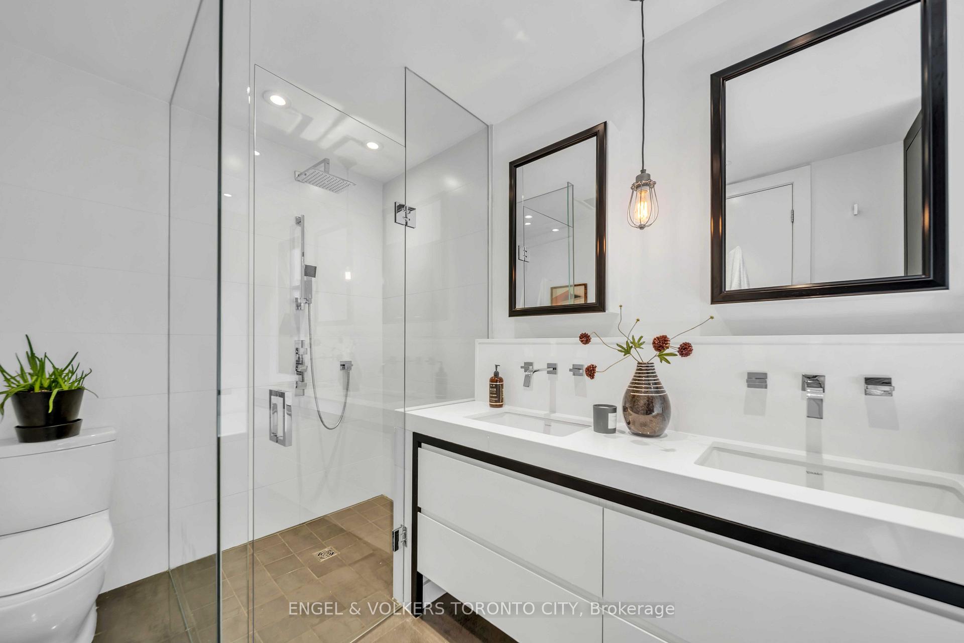 Photo 18 of 217 Shaw Street, Toronto, Trinity-Bellwoods — HOMEH