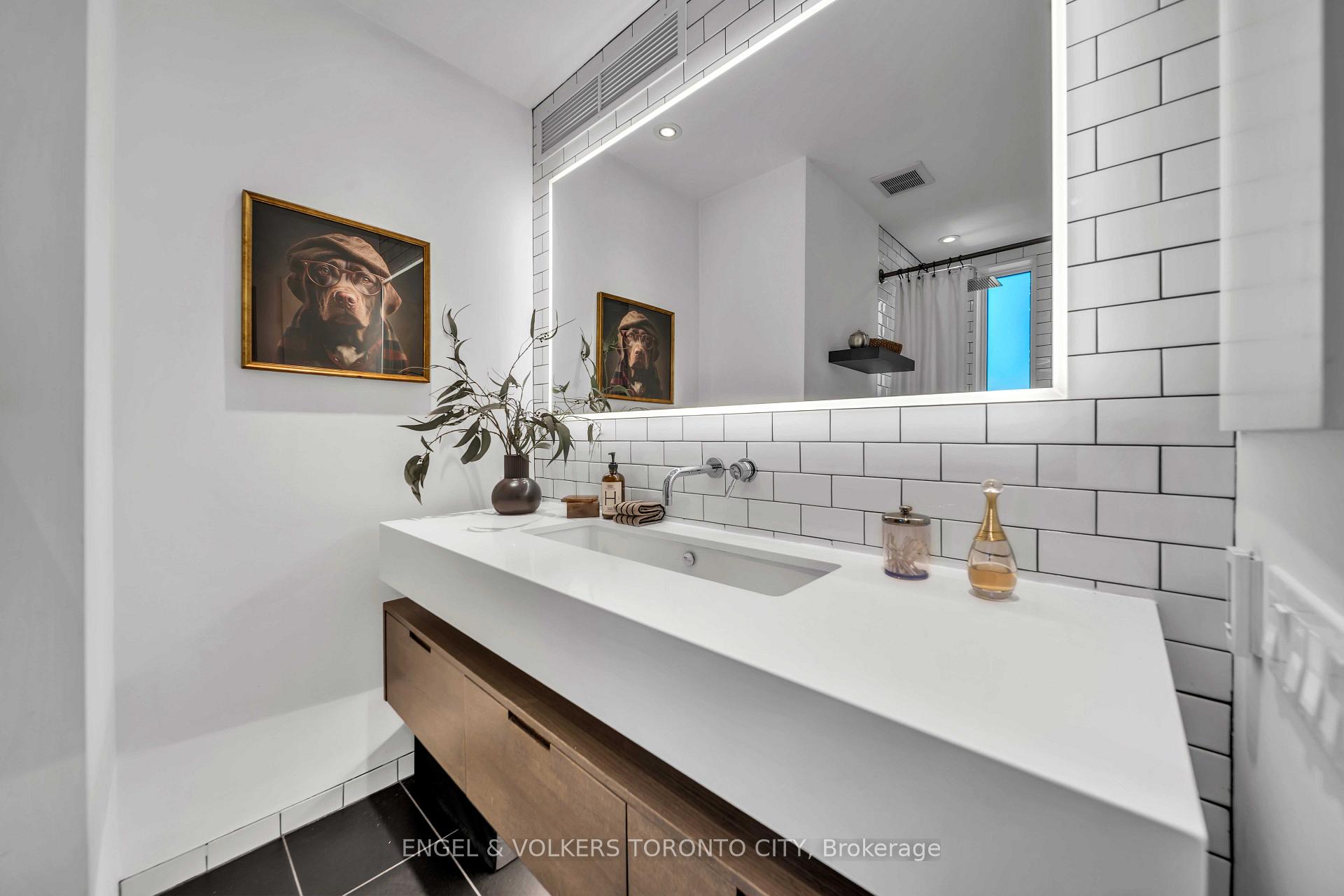 Photo 22 of 217 Shaw Street, Toronto, Trinity-Bellwoods — HOMEH