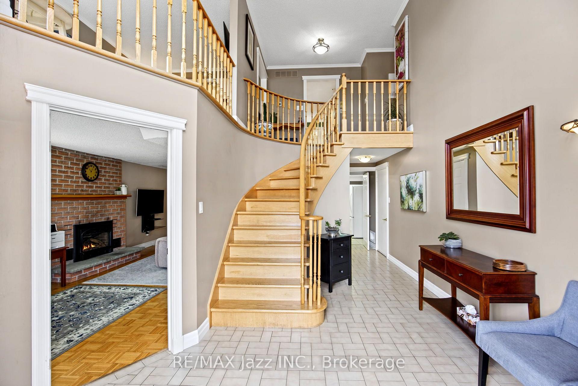 Photo 4 of 789 Lochness Crescent, Oshawa, McLaughlin — HOMEH