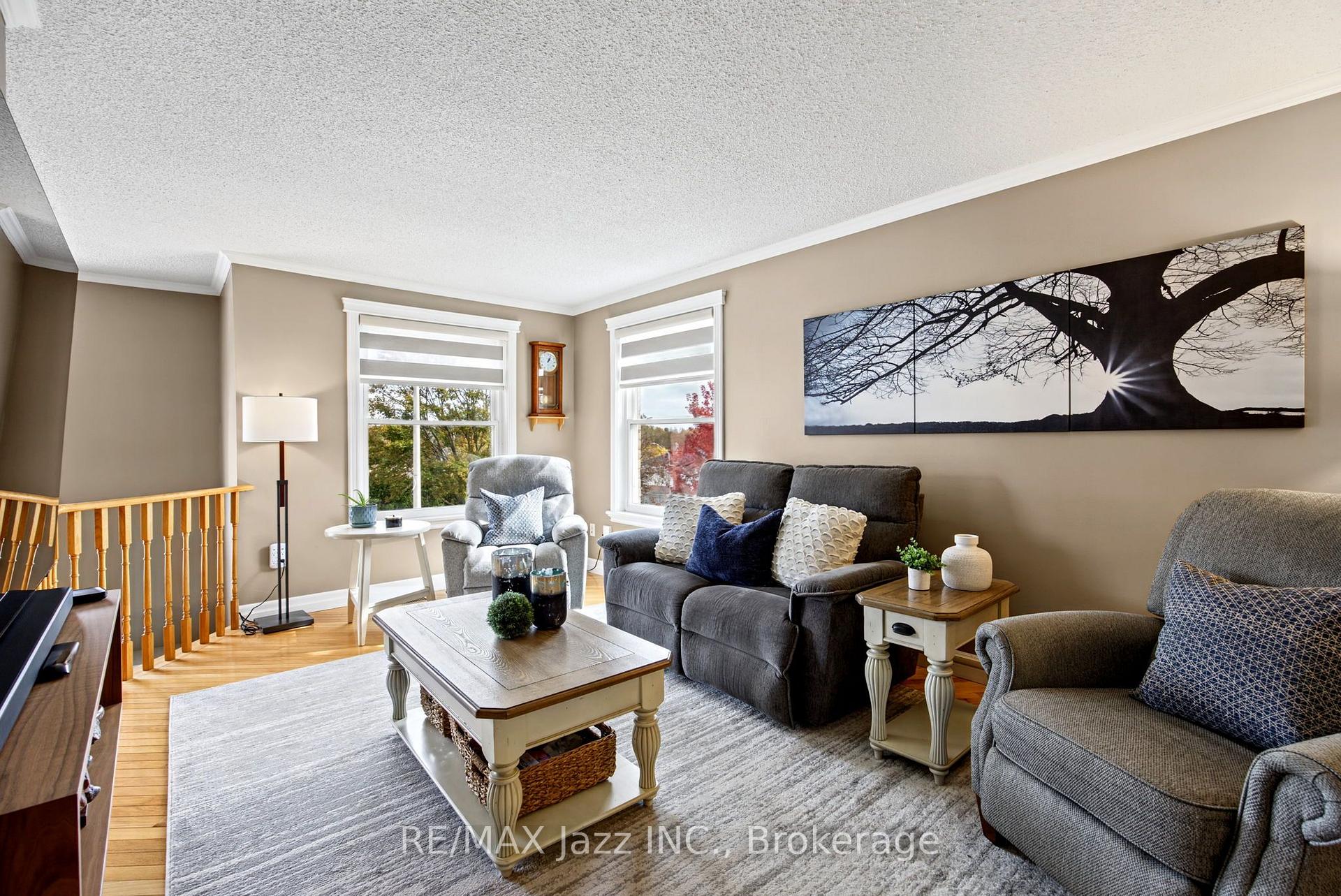 Photo 10 of 789 Lochness Crescent, Oshawa, McLaughlin — HOMEH