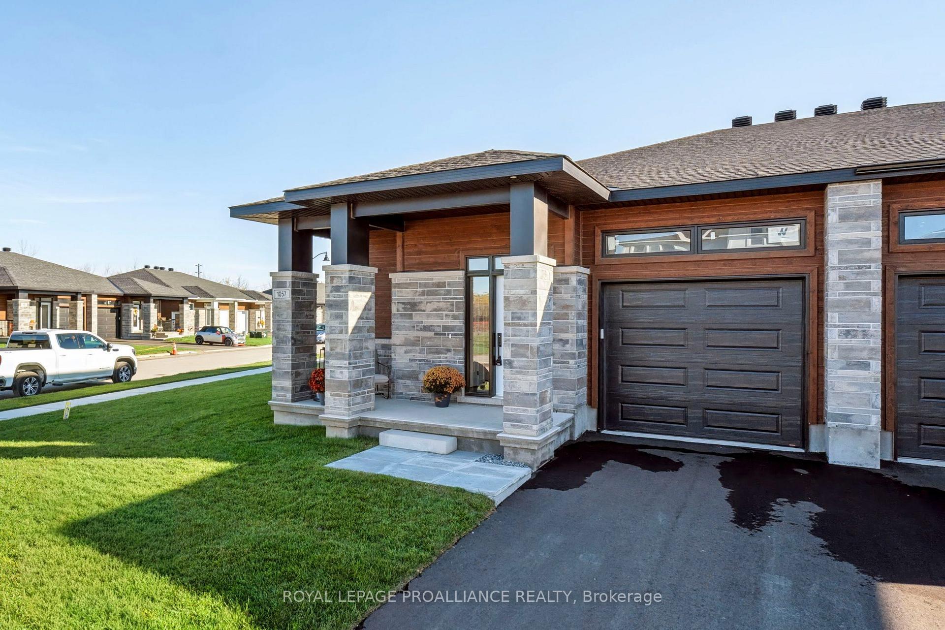 Photo 3 of 1057 Moore Street, Brockville, Brockville — HOMEH