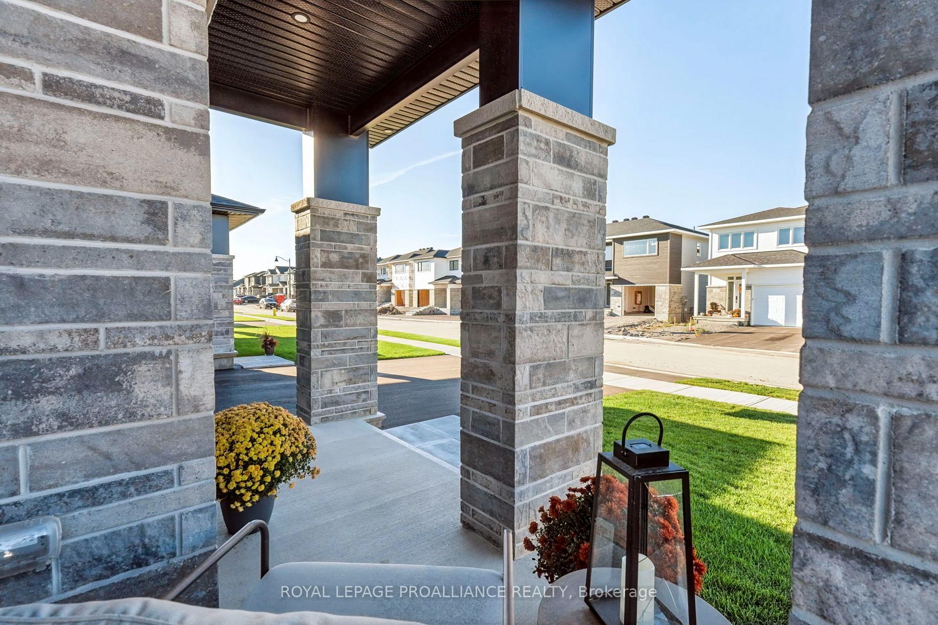 Photo 5 of 1057 Moore Street, Brockville, Brockville — HOMEH