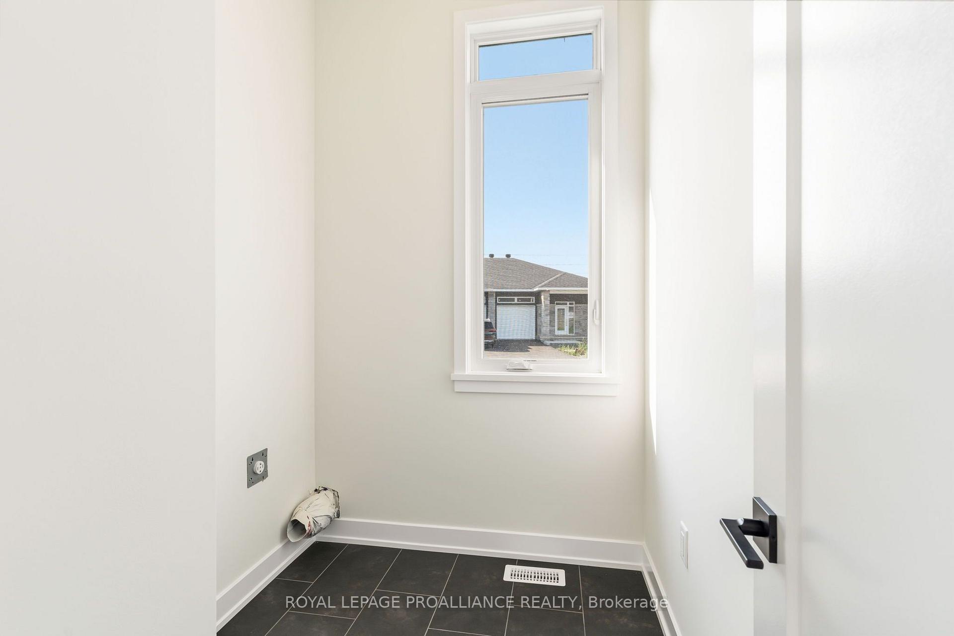 Photo 7 of 1057 Moore Street, Brockville, Brockville — HOMEH