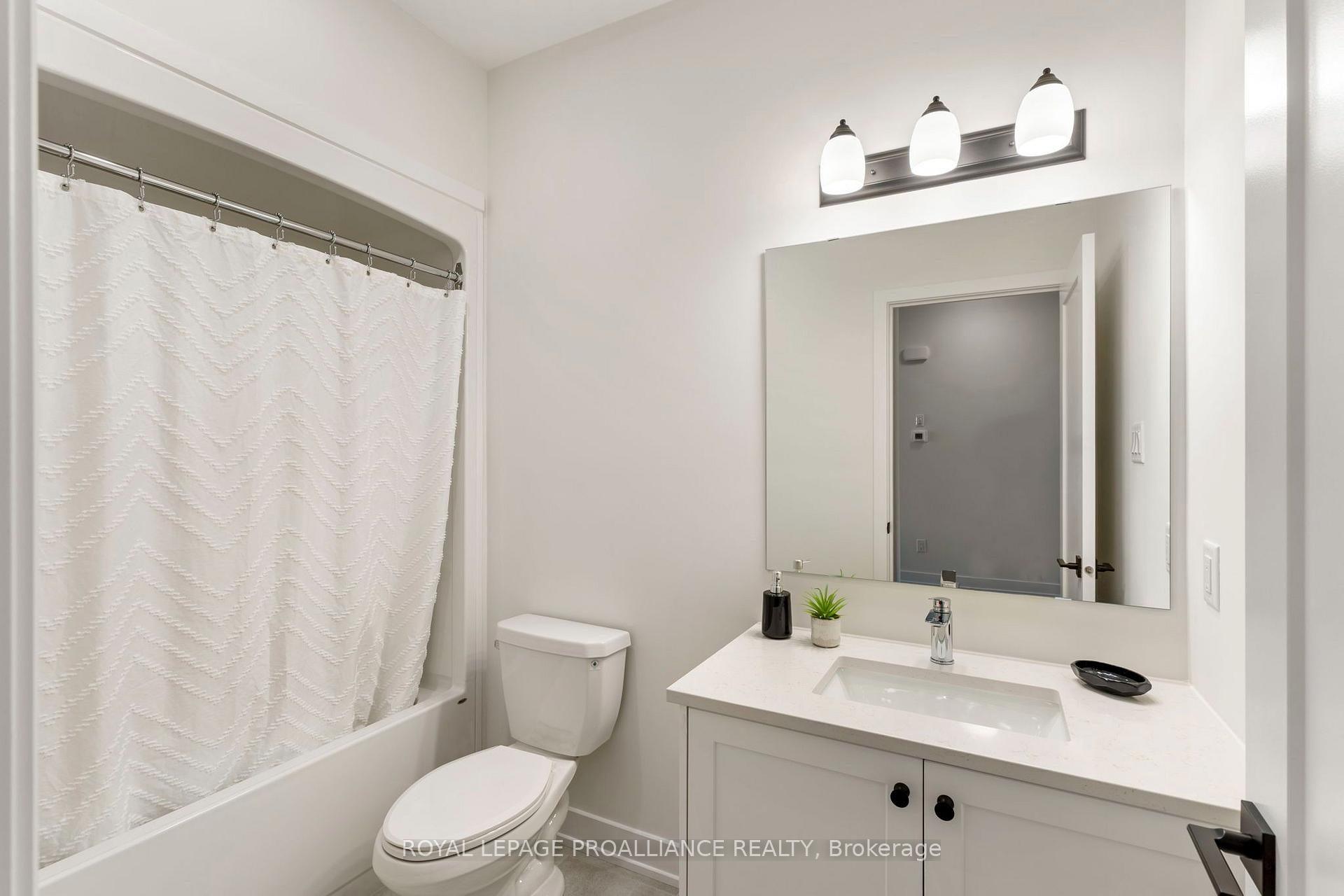 Photo 11 of 1057 Moore Street, Brockville, Brockville — HOMEH