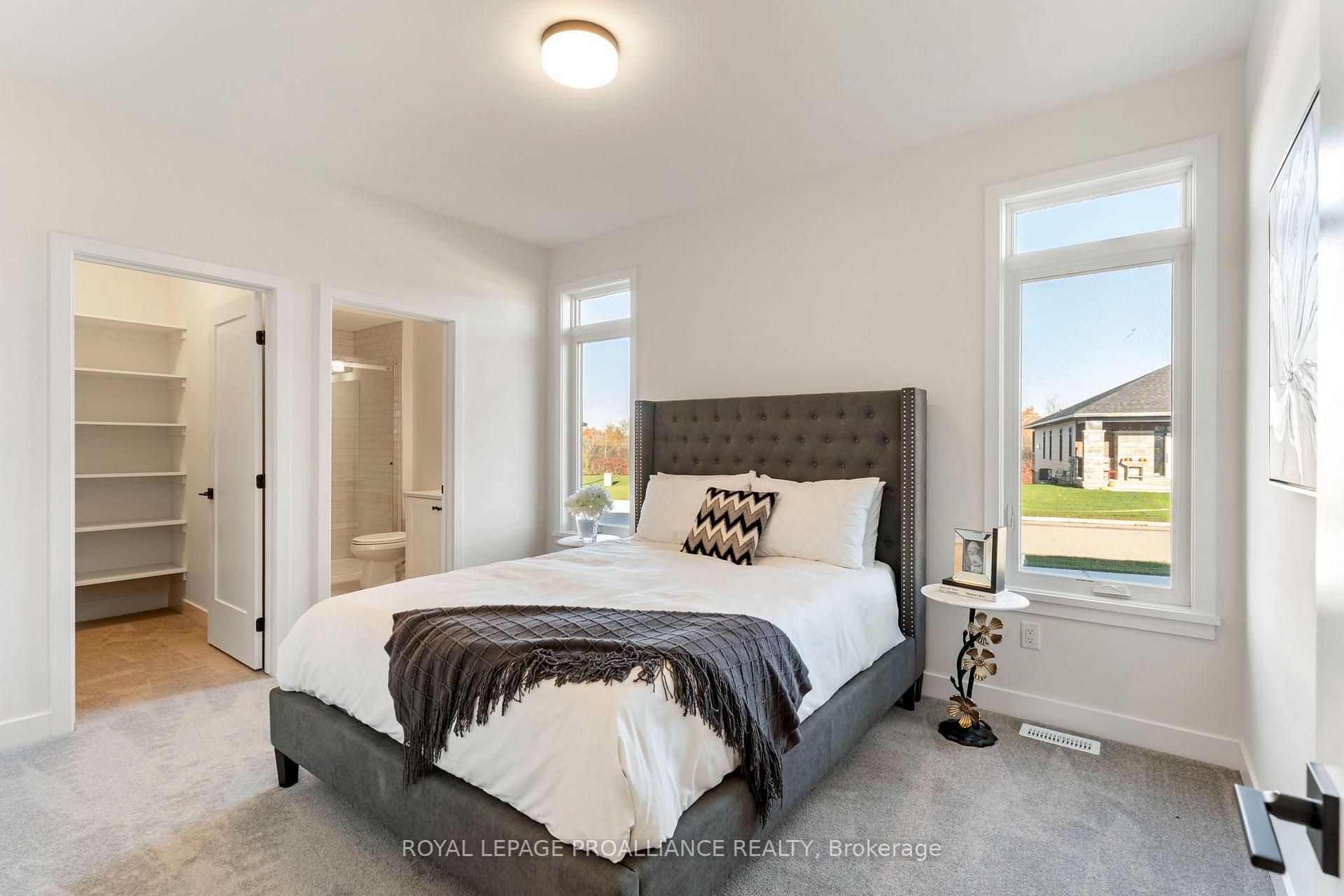 Photo 13 of 1057 Moore Street, Brockville, Brockville — HOMEH