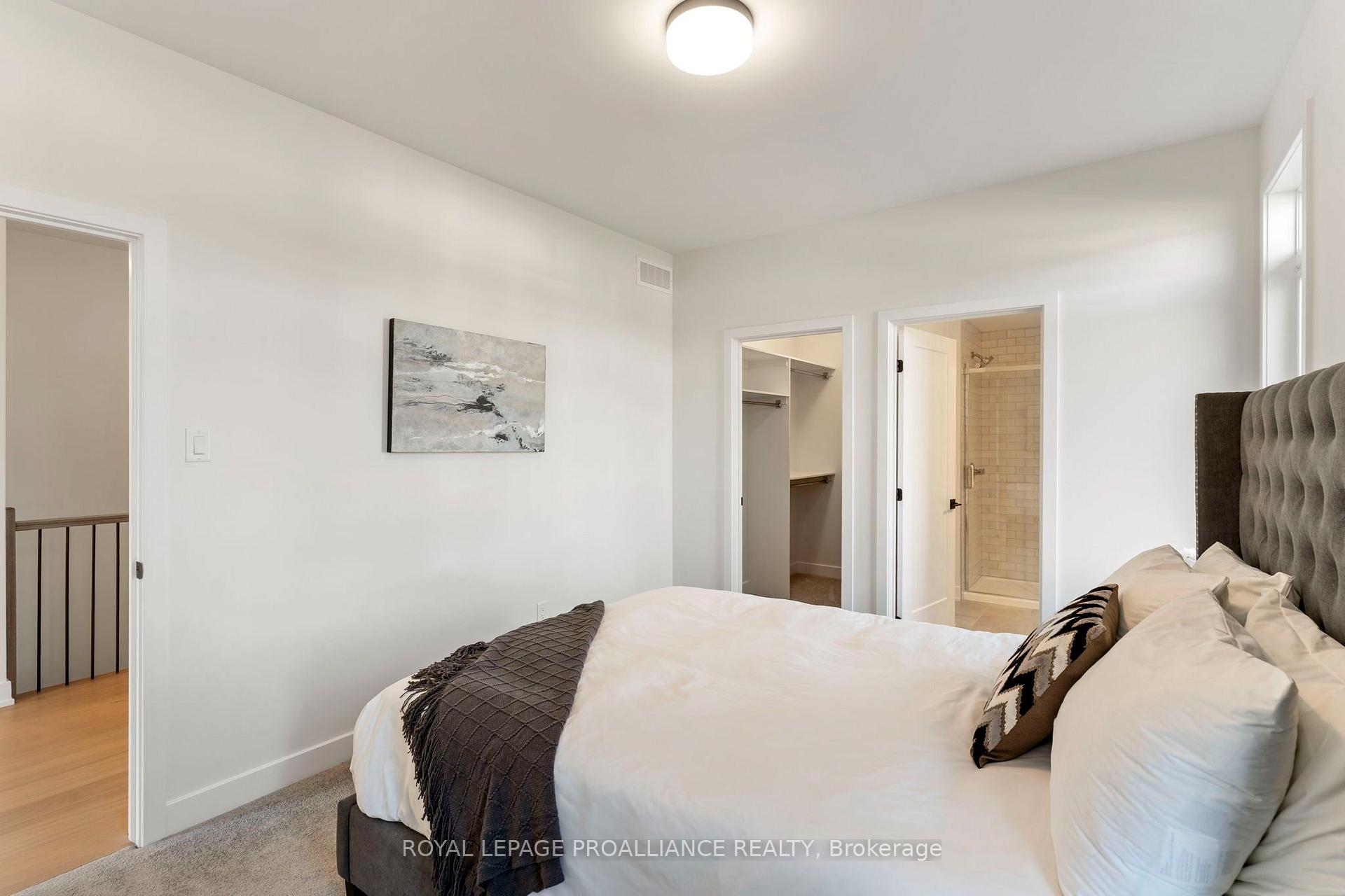 Photo 15 of 1057 Moore Street, Brockville, Brockville — HOMEH