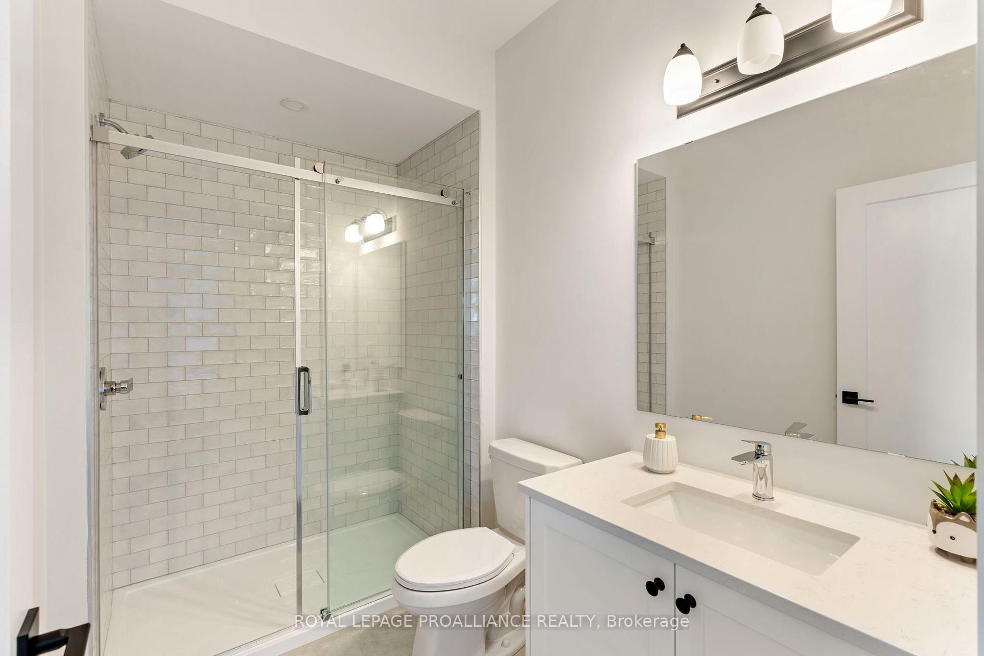 Photo 16 of 1057 Moore Street, Brockville, Brockville — HOMEH
